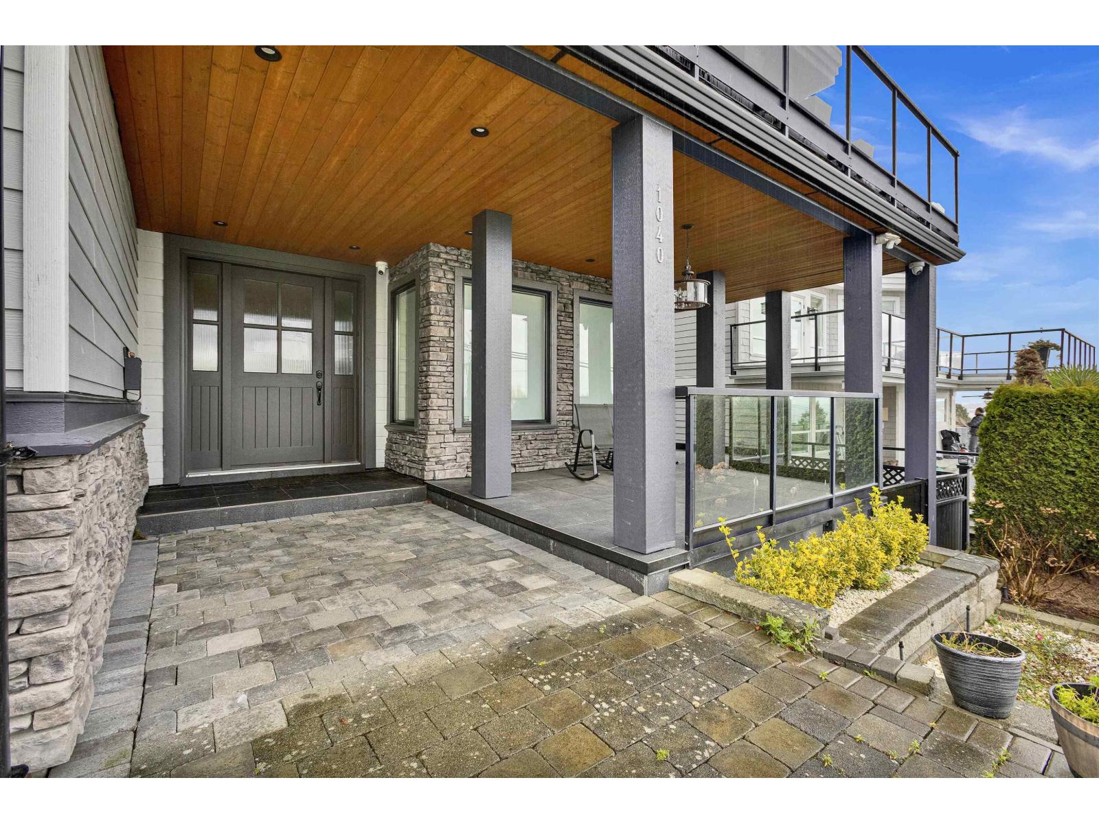 1040 Lee Street, White Rock, British Columbia  V4B 4P1 - Photo 2 - R3084857