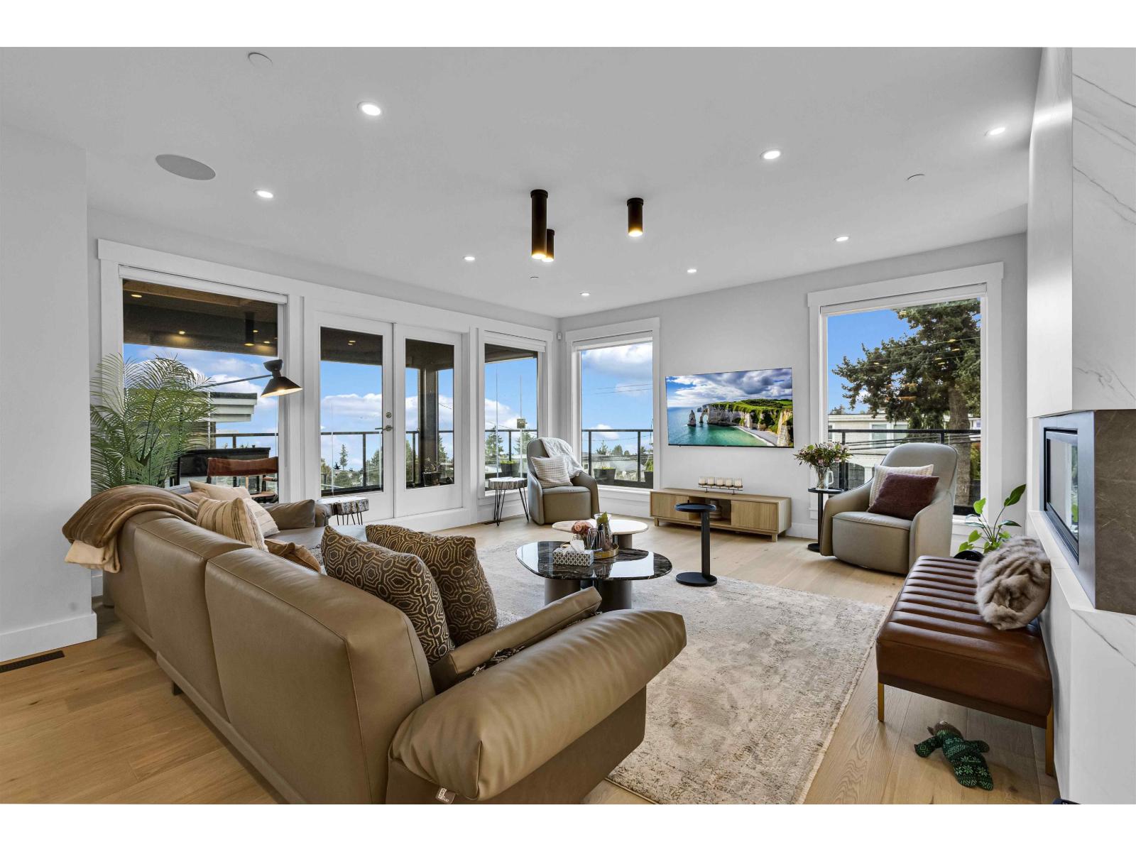 1040 Lee Street, White Rock, British Columbia  V4B 4P1 - Photo 6 - R3084857