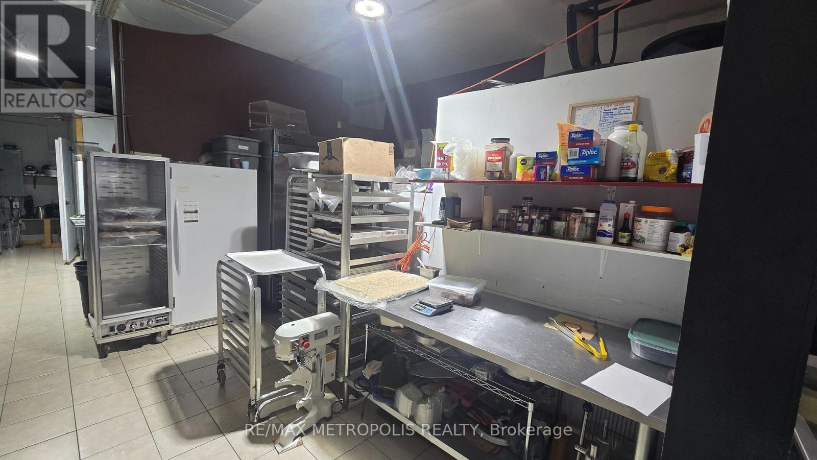 153 Morningside Avenue, Toronto, Ontario  M1E 3C8 - Photo 6 - E12743424