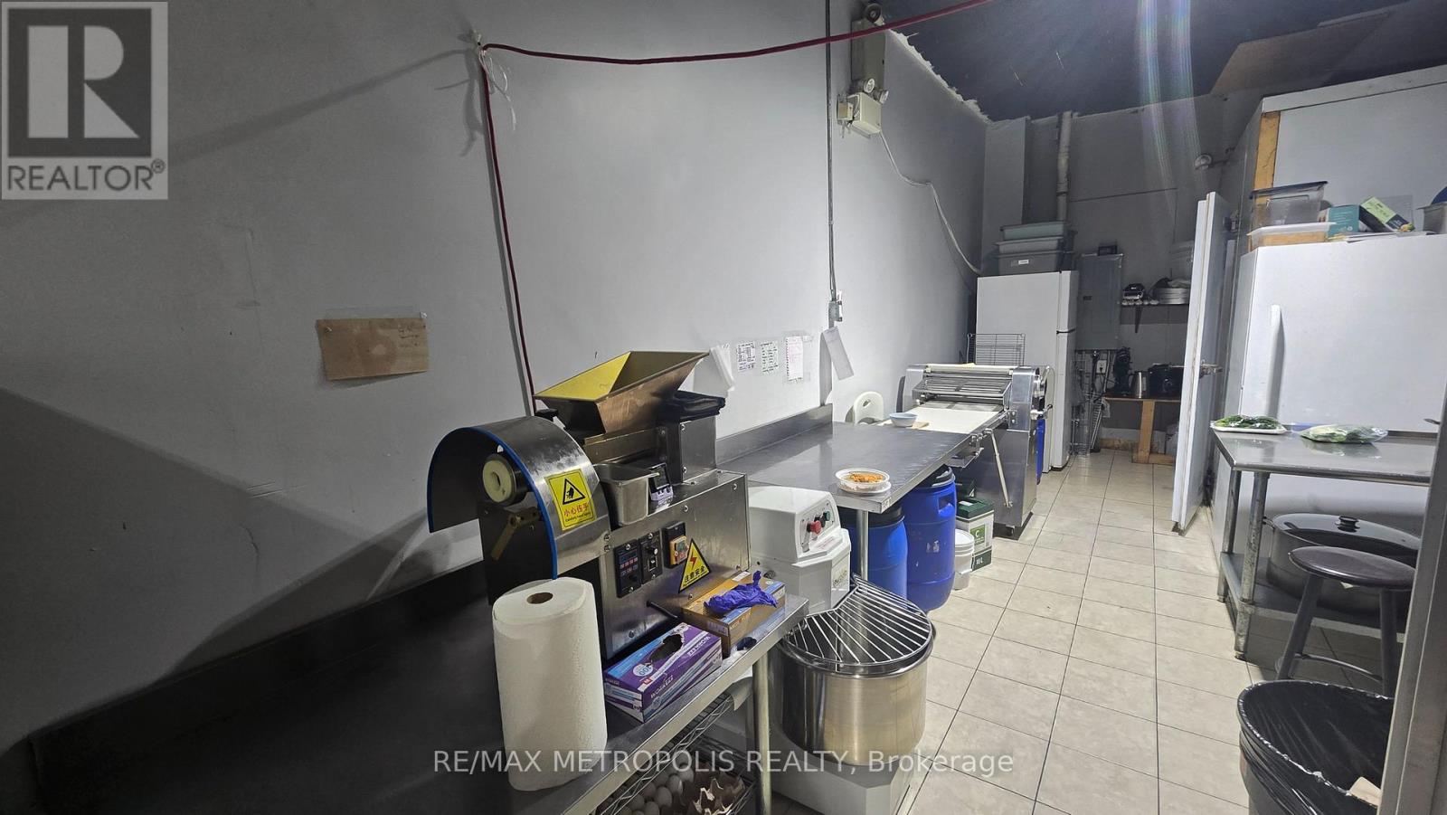 153 Morningside Avenue, Toronto, Ontario  M1E 3C8 - Photo 9 - E12743424