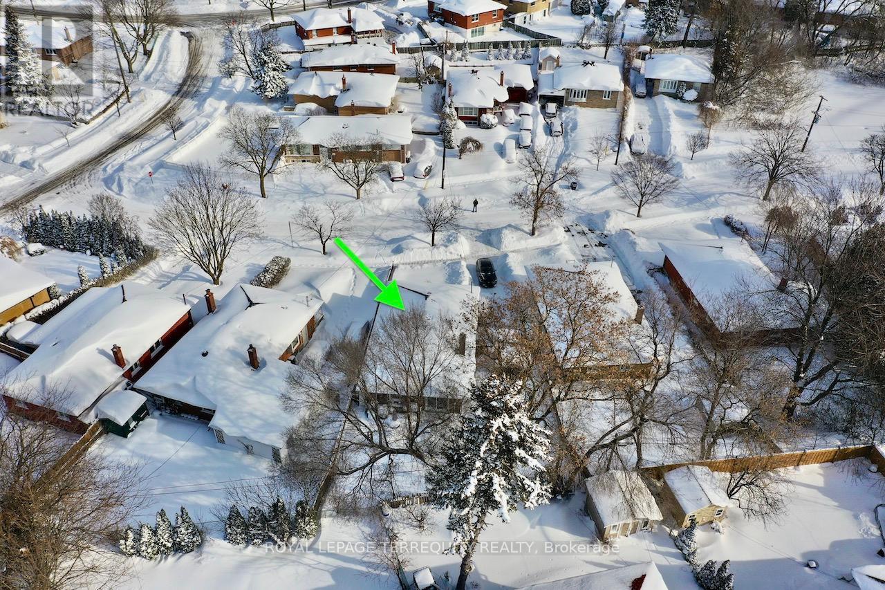 138 JANRAY DRIVE, Toronto, Ontario