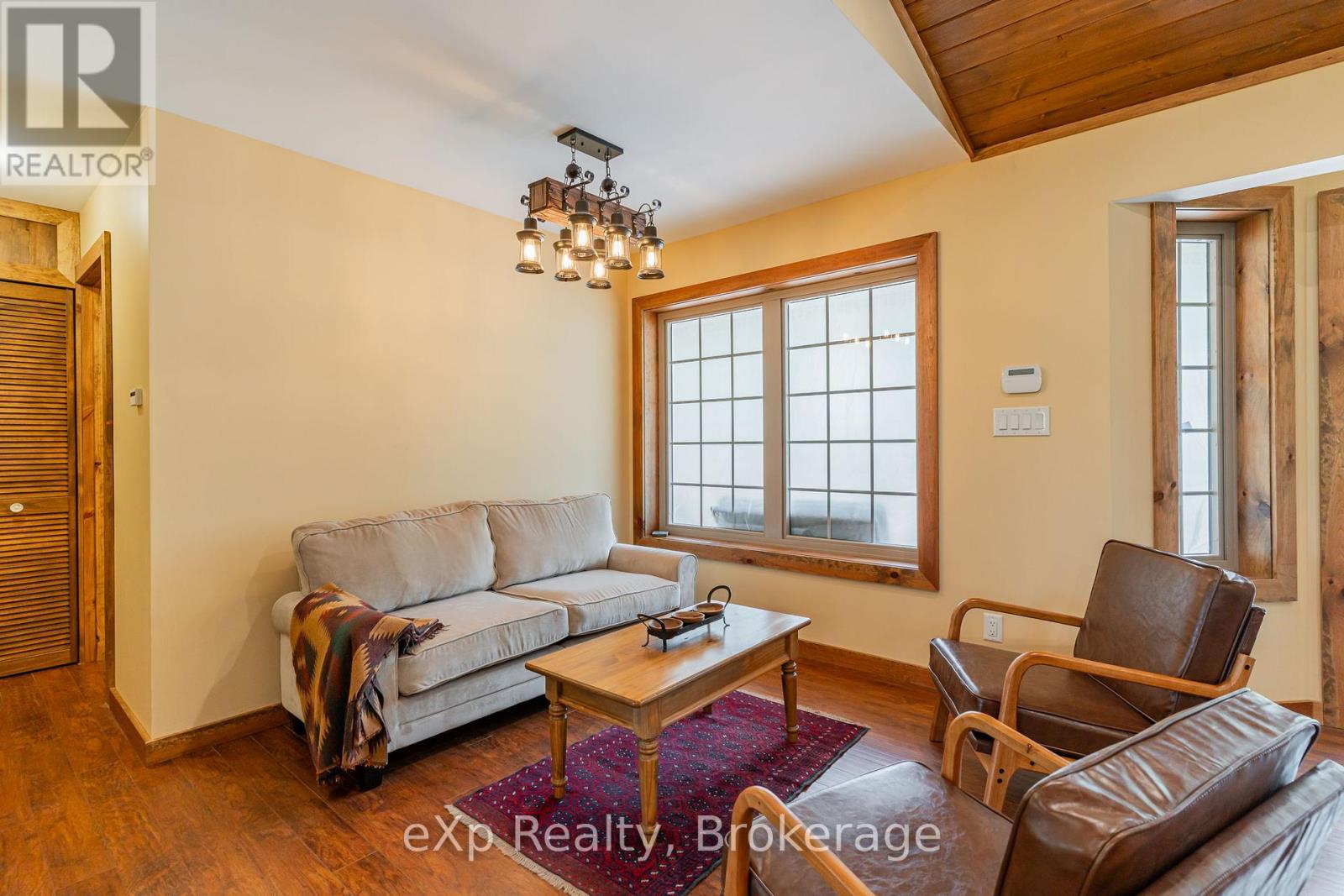 35 Keefer Street, Dysart Et Al, Ontario  K0M 1S0 - Photo 7 - X12458045