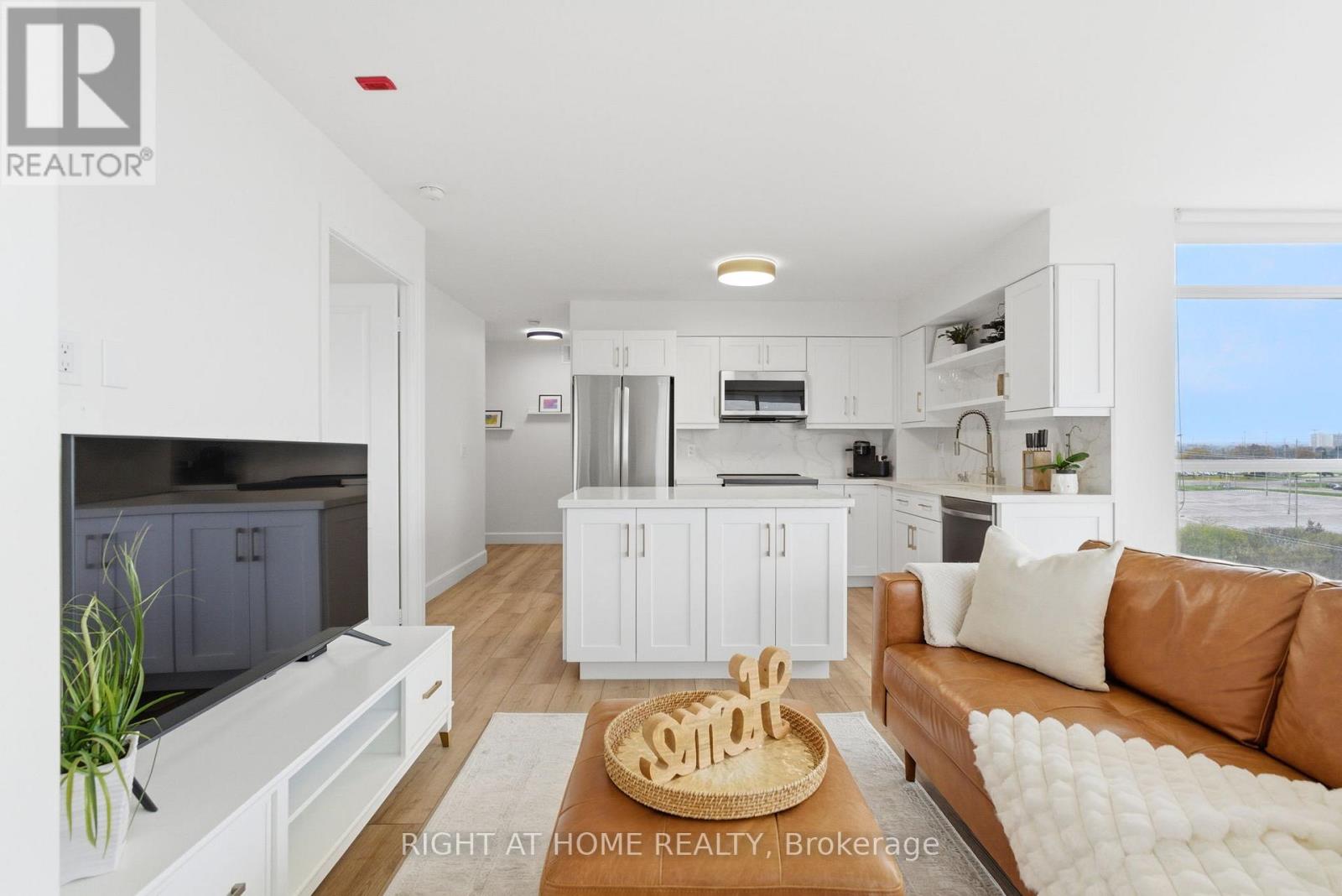 711 - 1600 Charles Street, Whitby, Ontario  L1N 0G4 - Photo 5 - E12740600