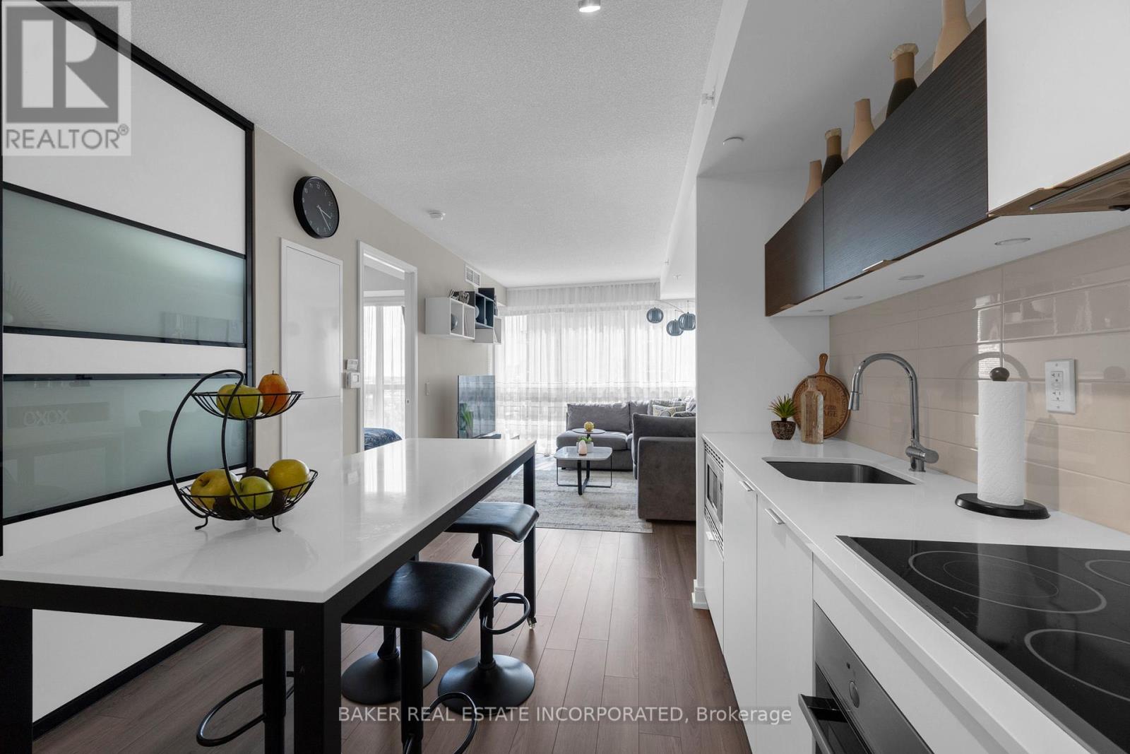 701 - 20 Thomas Riley Road W, Toronto, Ontario  M9B 0C3 - Photo 5 - W12743458