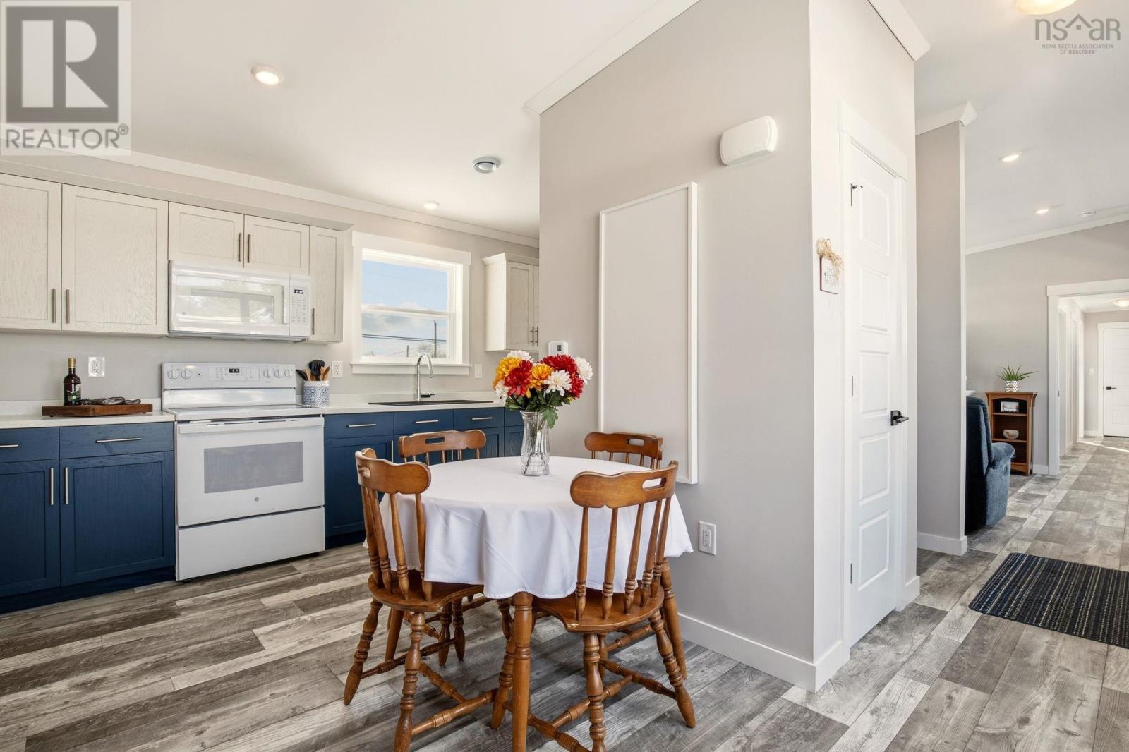 40 Davis Drive, Mount Uniacke, Nova Scotia  B0N 1Z0 - Photo 3 - 202601803