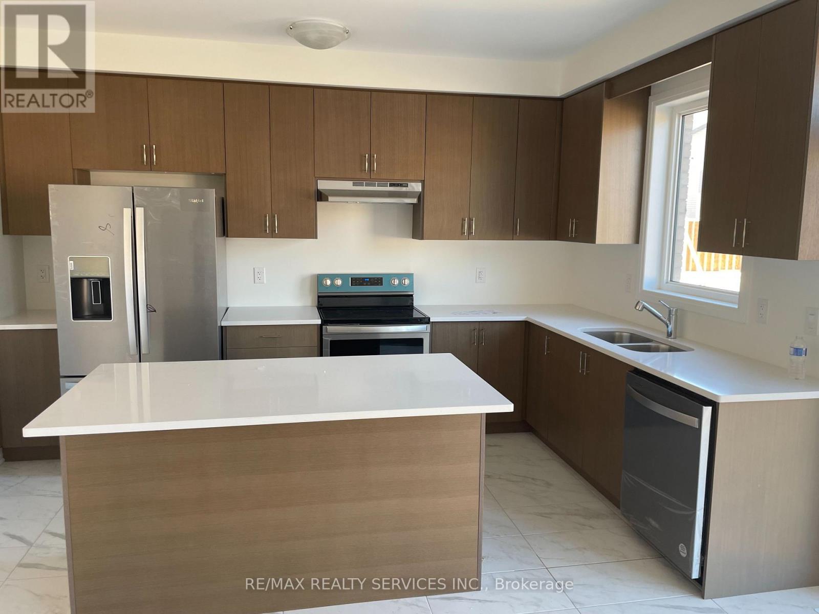 21 Prince Philip Boulevard, North Dumfries, Ontario  N0B 1E0 - Photo 2 - X12743484