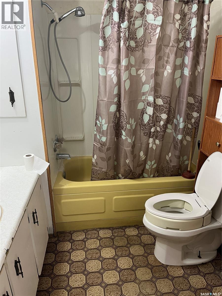 210 Main Street, Francis, Saskatchewan  S0G 1V0 - Photo 13 - SK027701