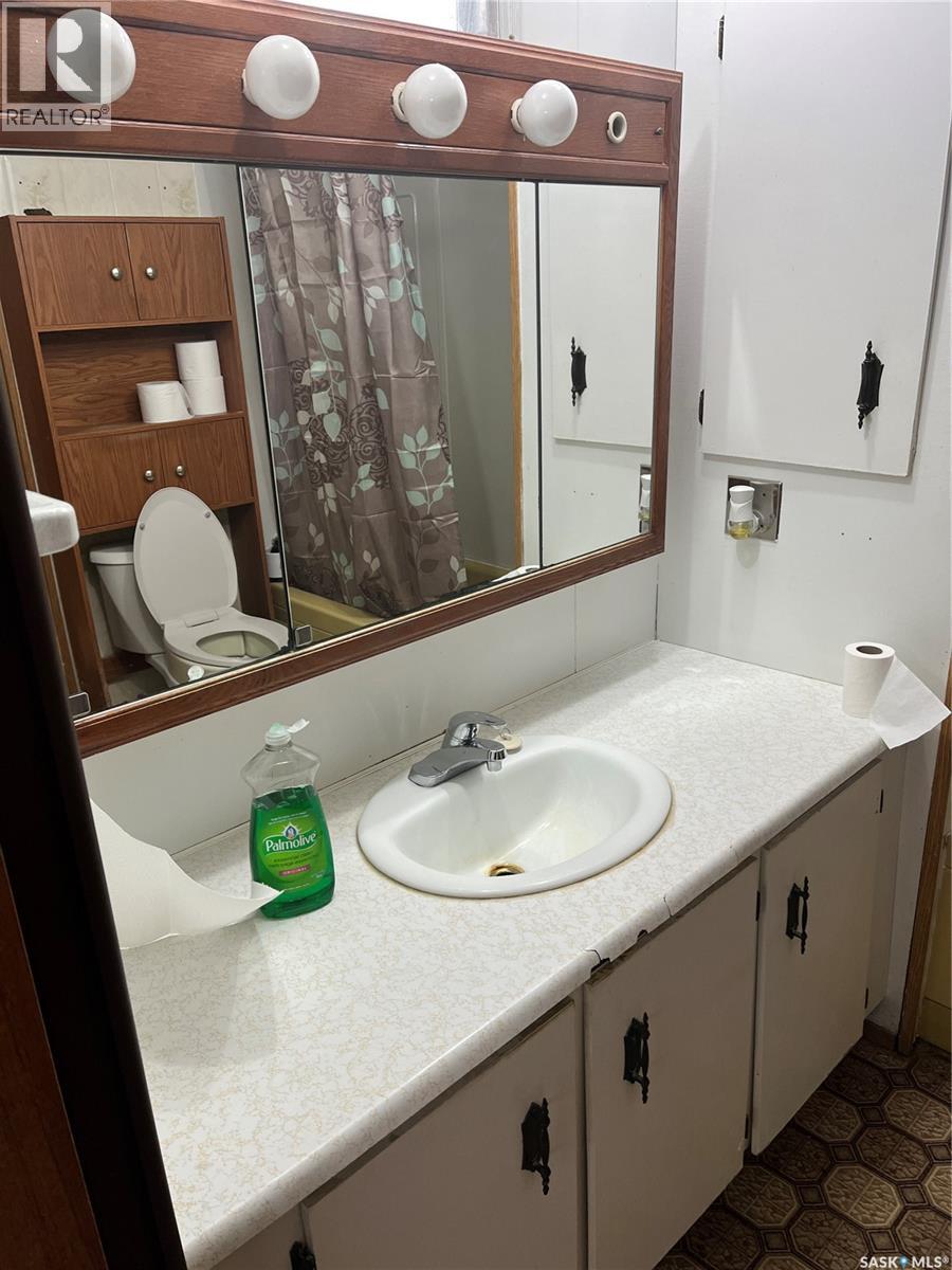 210 Main Street, Francis, Saskatchewan  S0G 1V0 - Photo 14 - SK027701