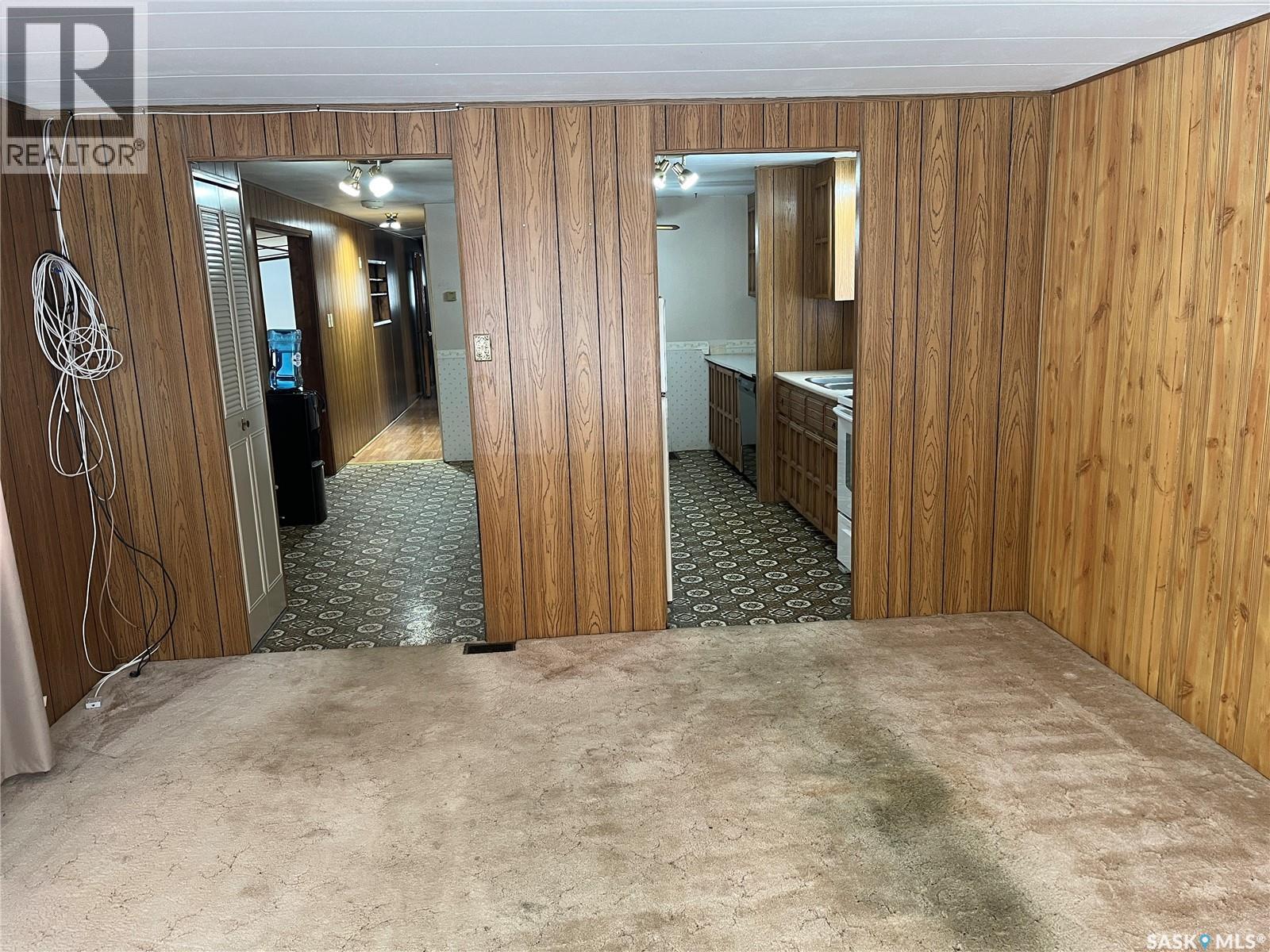 210 Main Street, Francis, Saskatchewan  S0G 1V0 - Photo 2 - SK027701