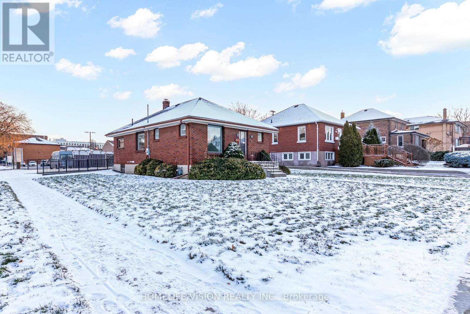 133 Mary Street E, Whitby, Ontario  L1N 2P3 - Photo 5 - E12743446