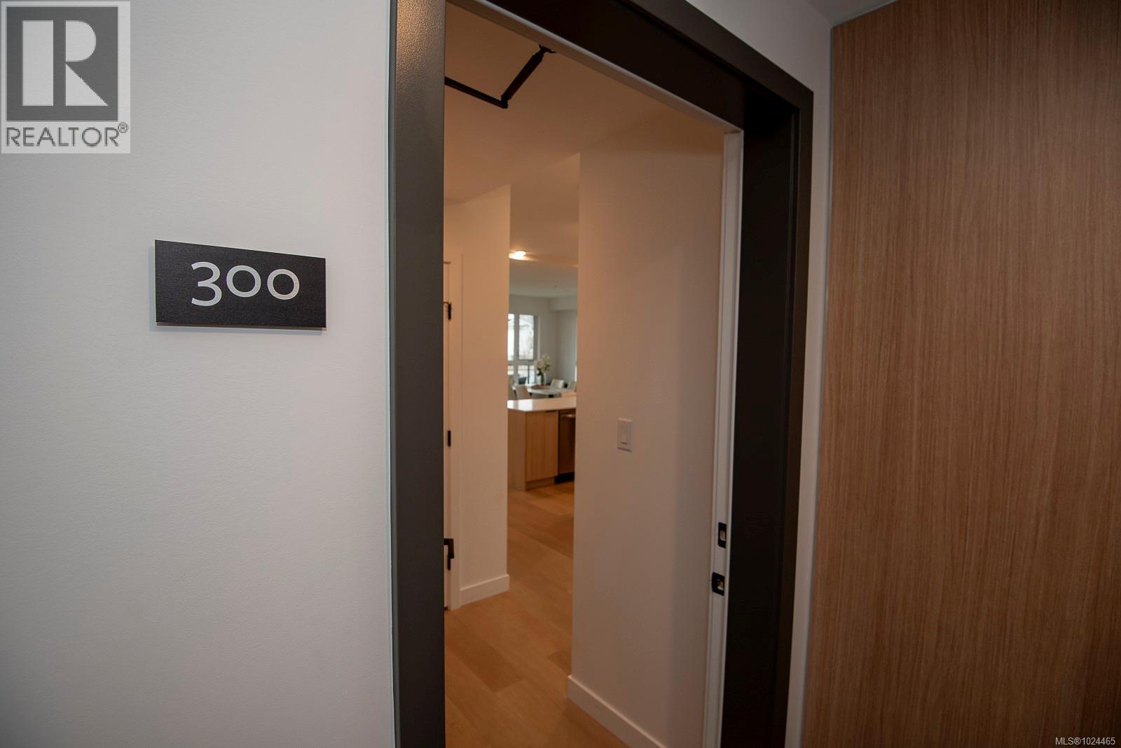 300 3564a Ryder Hesjedal Way, Colwood, British Columbia V9C 0V3 - Photo 4 - 1024465