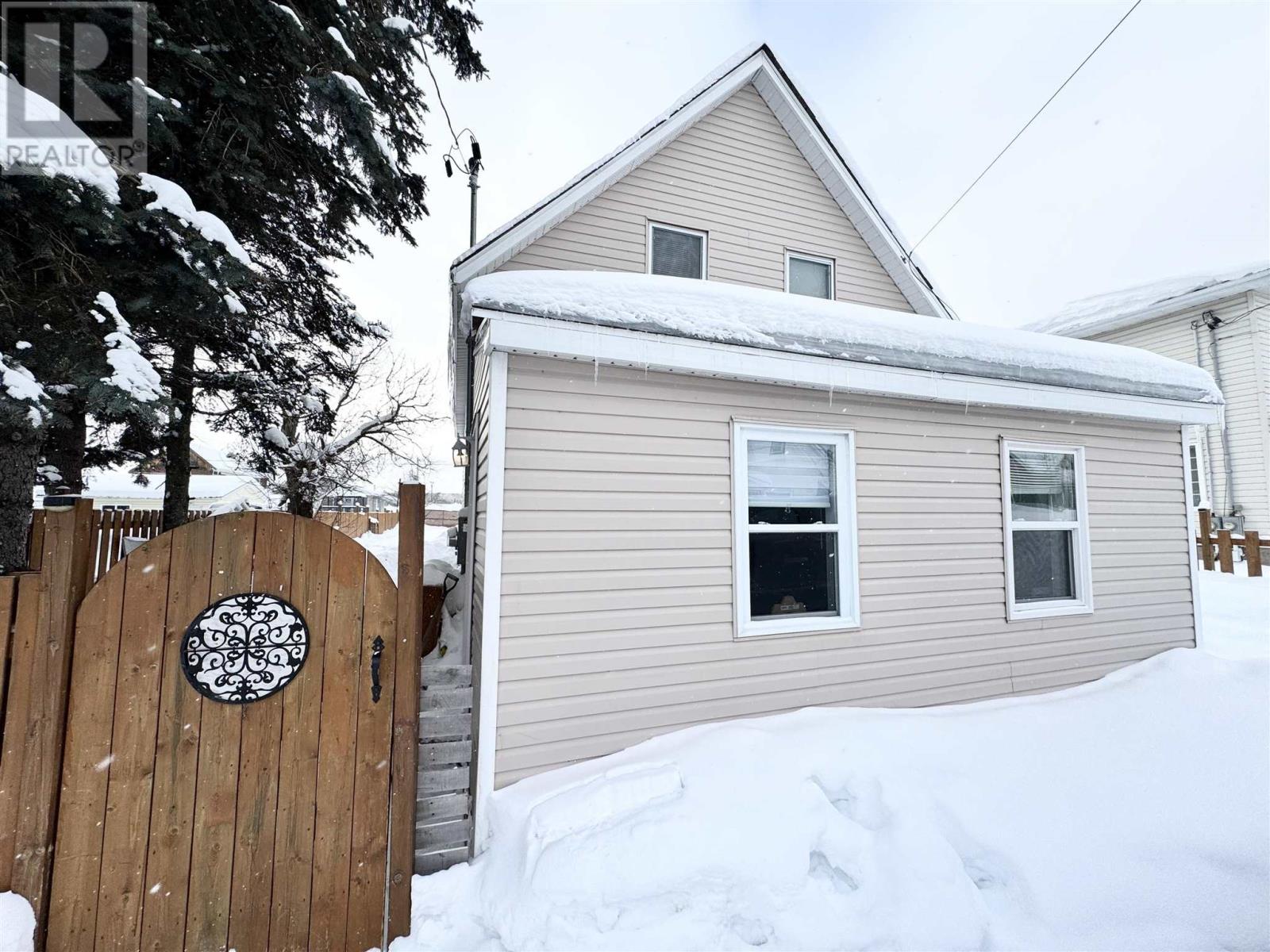 73 Lansdowne St S, Chapleau, Ontario  P0M 1K0 - Photo 1 - SM260190