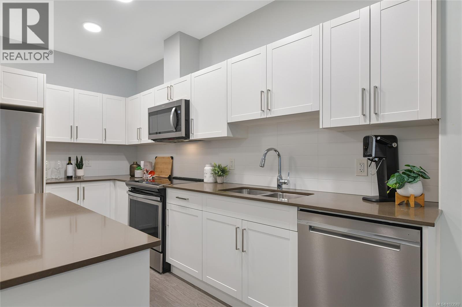 406 2843 Jacklin Rd, Langford, British Columbia  V9B 3X9 - Photo 4 - 1023582