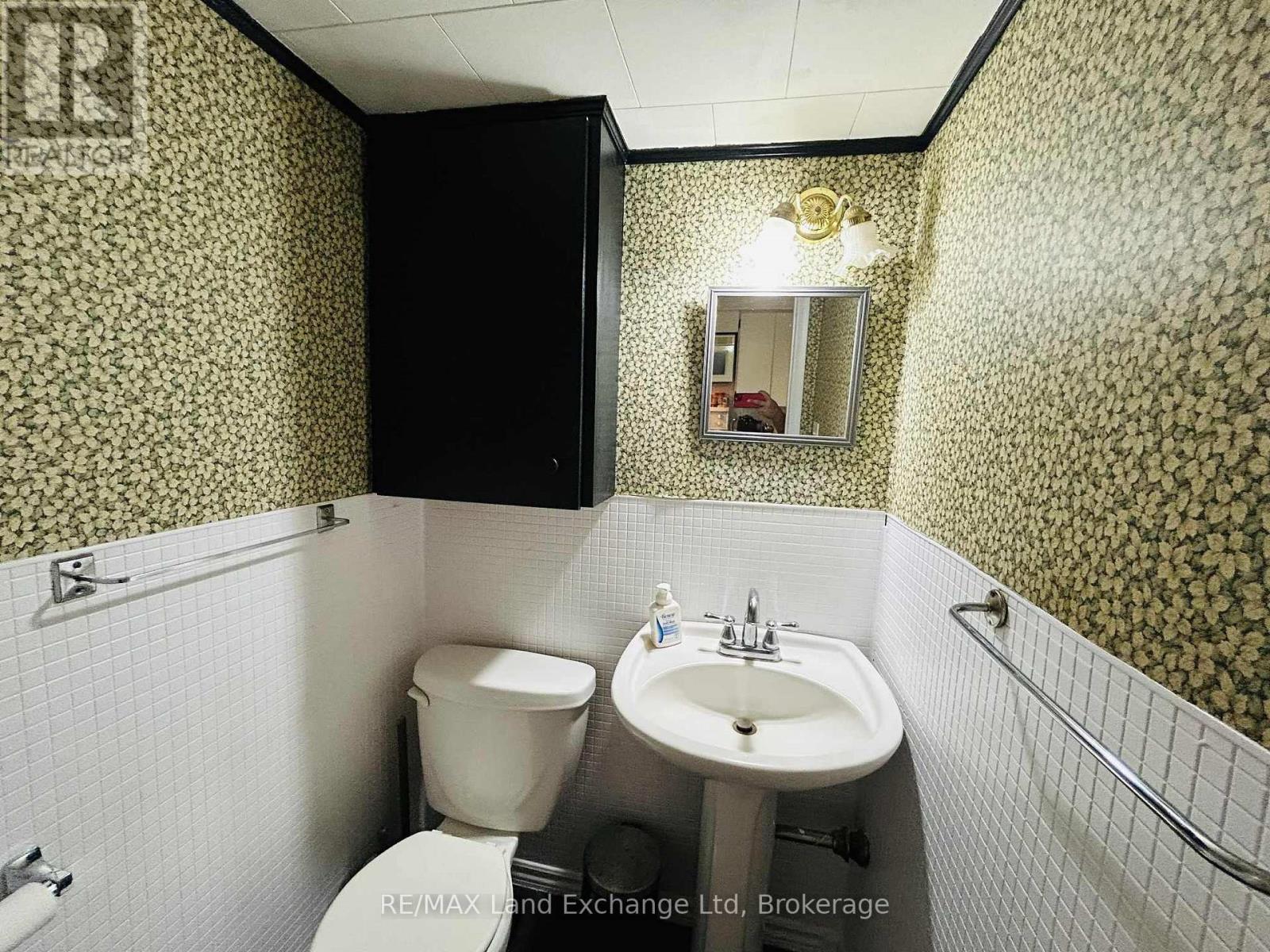 81 Patrick Street E, North Huron, Ontario N0G 2W0 - Photo 8 - X12743606