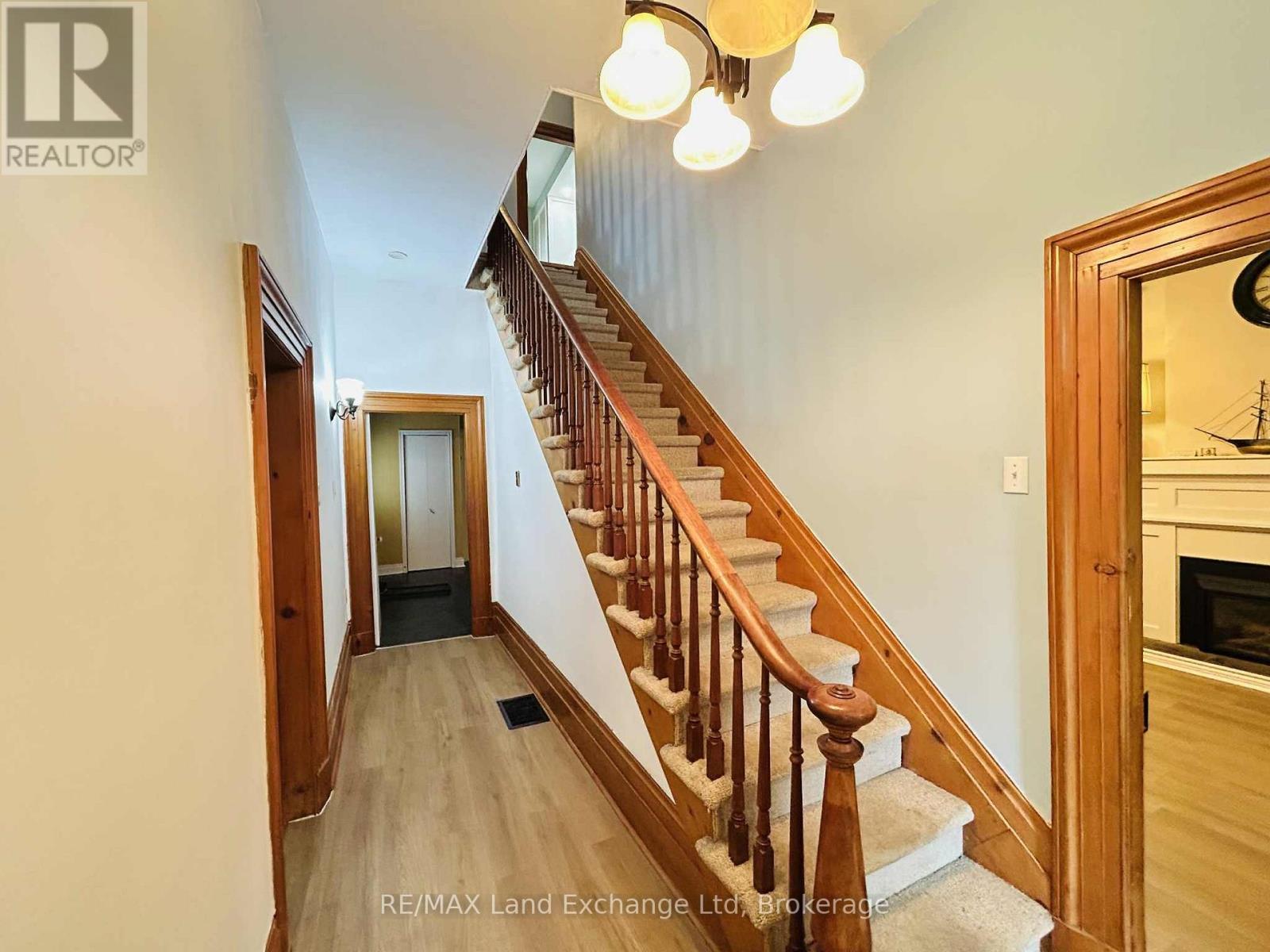 81 Patrick Street E, North Huron, Ontario N0G 2W0 - Photo 9 - X12743606