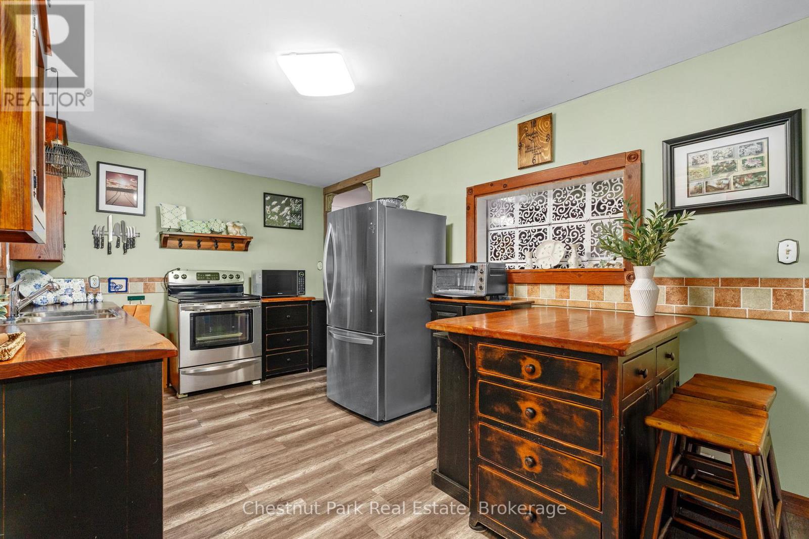 1047 Naismith Road E, Bracebridge (Macaulay), Ontario  P1L 1X4 - Photo 9 - X12743662