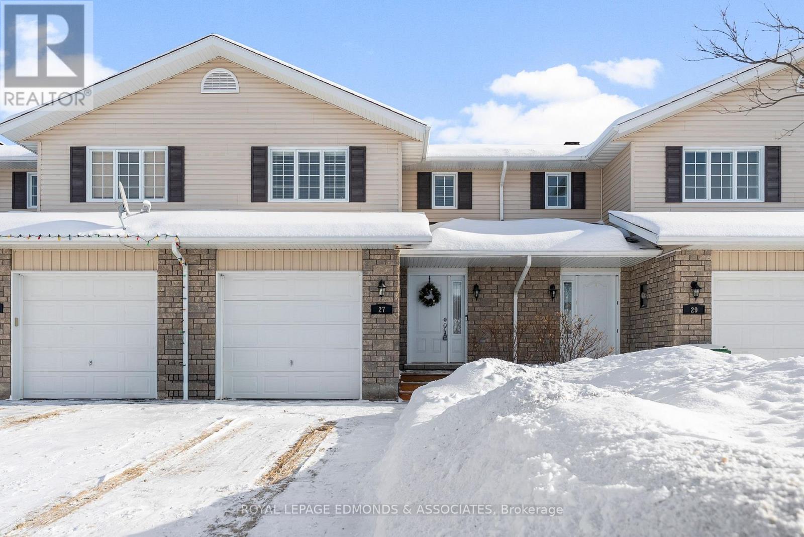 27 Winston Avenue, Petawawa, Ontario K8H 0C1 - Photo 1 - X12743540