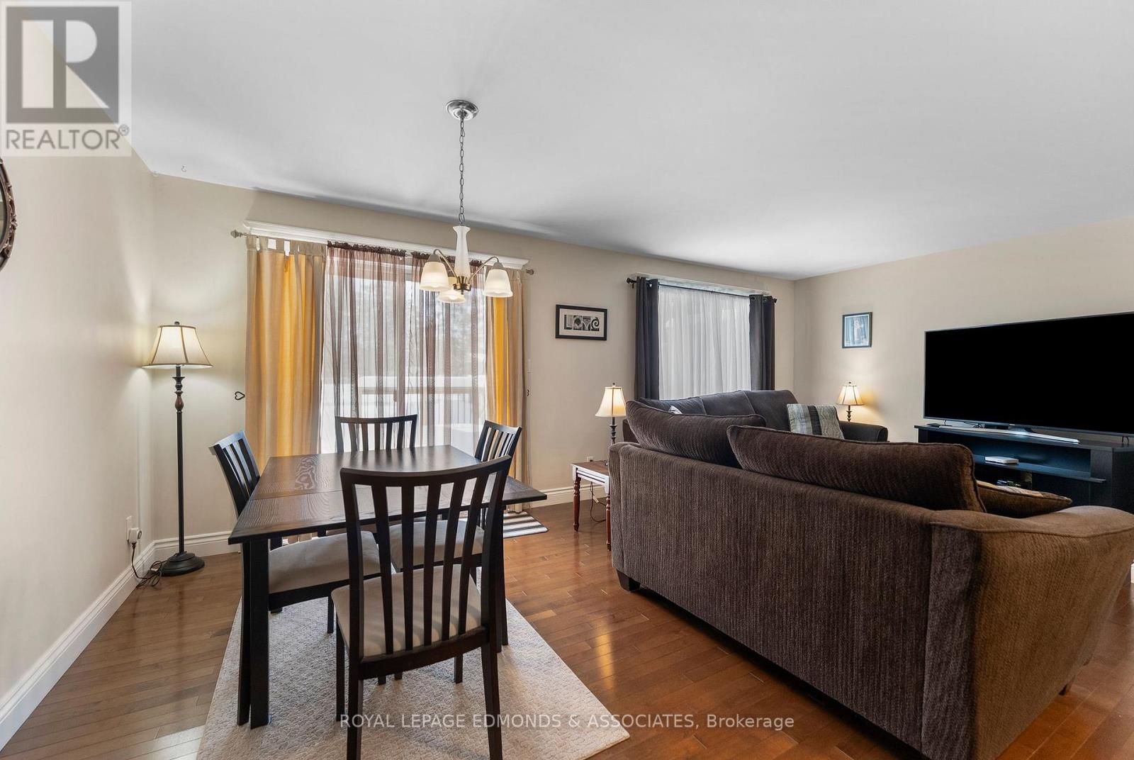 27 Winston Avenue, Petawawa, Ontario K8H 0C1 - Photo 15 - X12743540