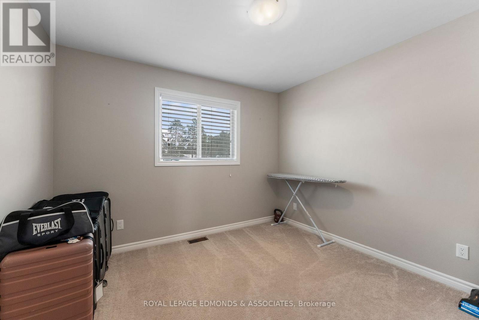 27 Winston Avenue, Petawawa, Ontario K8H 0C1 - Photo 24 - X12743540