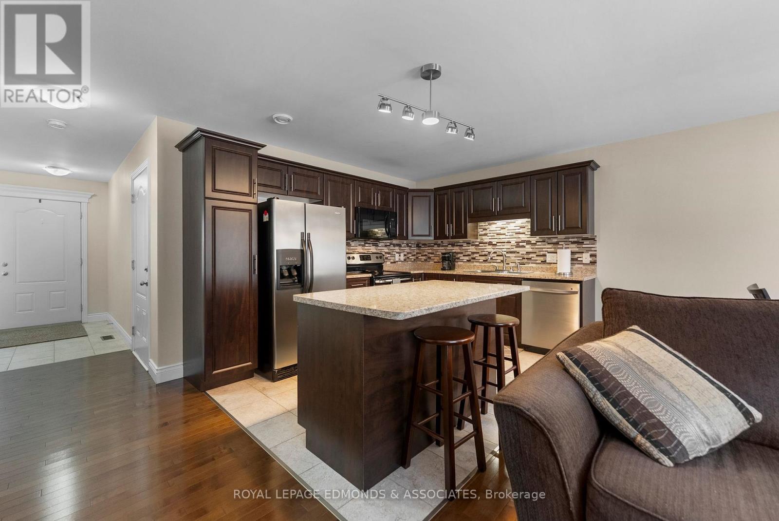 27 Winston Avenue, Petawawa, Ontario K8H 0C1 - Photo 8 - X12743540