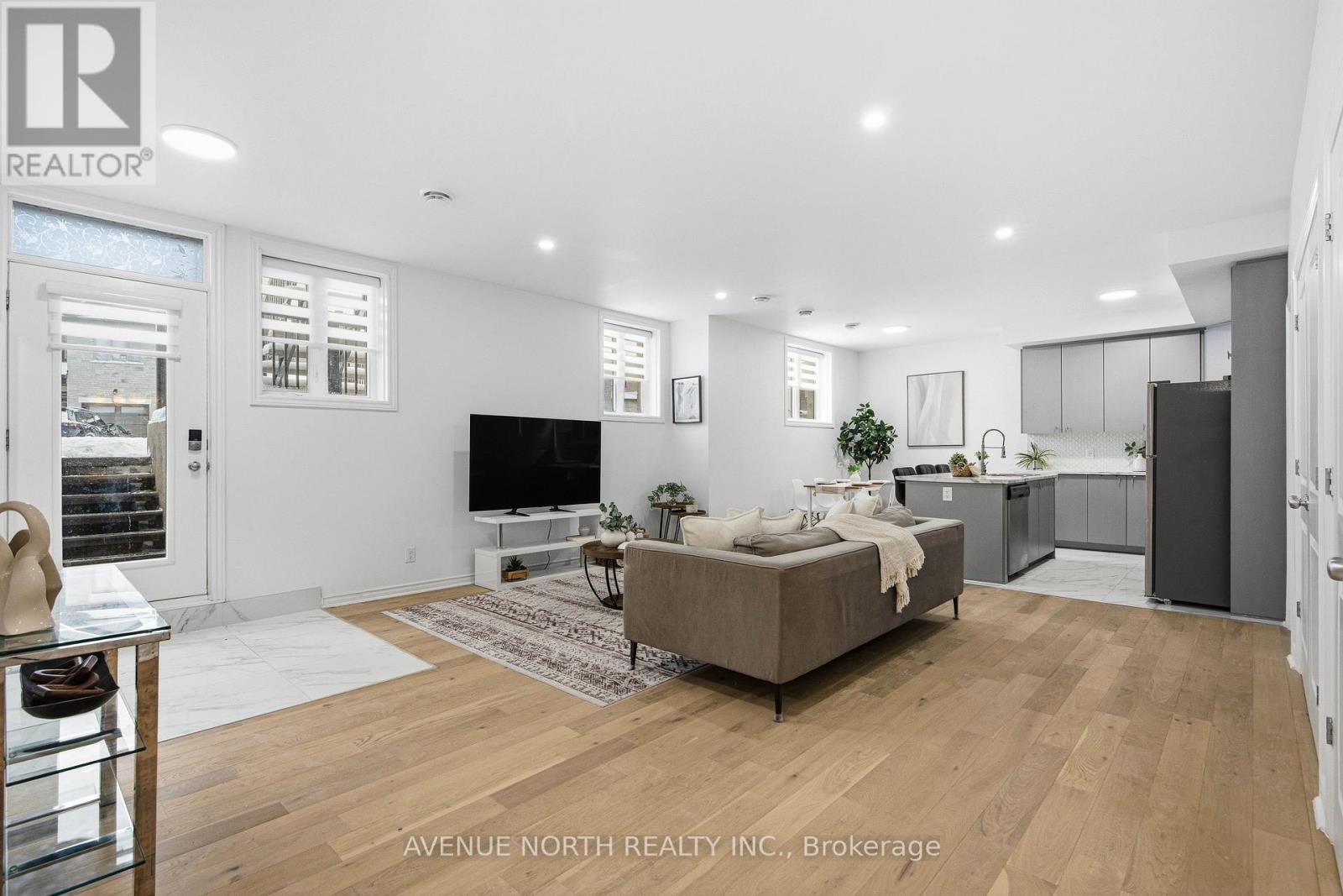 Unit J - 725 Dearborn Private, Ottawa, Ontario K1T 0W4 - Photo 6 - X12743574