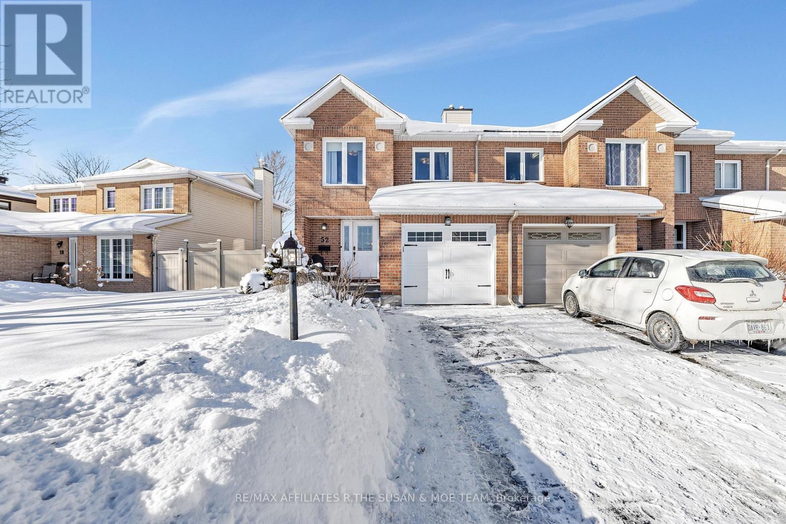 52 Kenmare Place, Ottawa, Ontario K2J 3L9 - Photo 2 - X12743604
