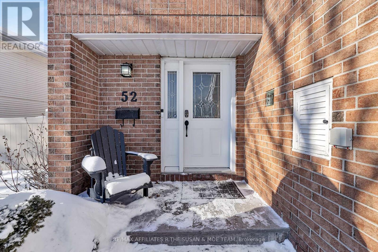 52 Kenmare Place, Ottawa, Ontario K2J 3L9 - Photo 4 - X12743604