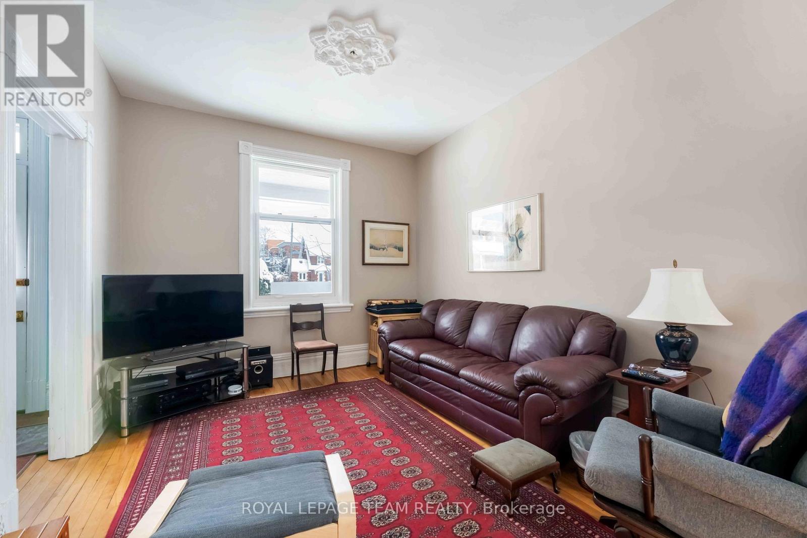 56 Grosvenor Avenue, Ottawa, Ontario K1S 4S2 - Photo 7 - X12743608