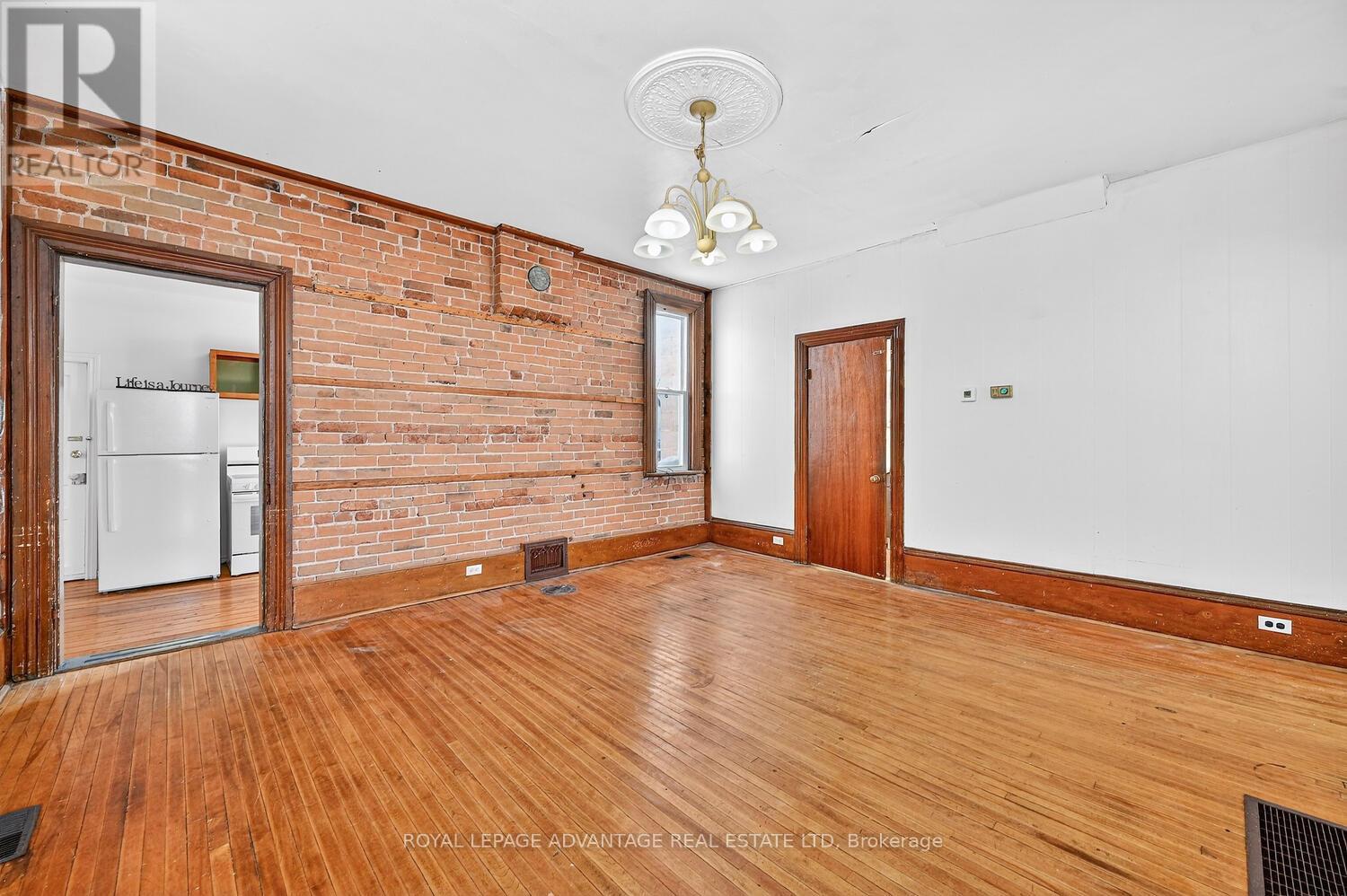 73 Russell Street E, Smiths Falls, Ontario K7A 1G5 - Photo 10 - X12743578