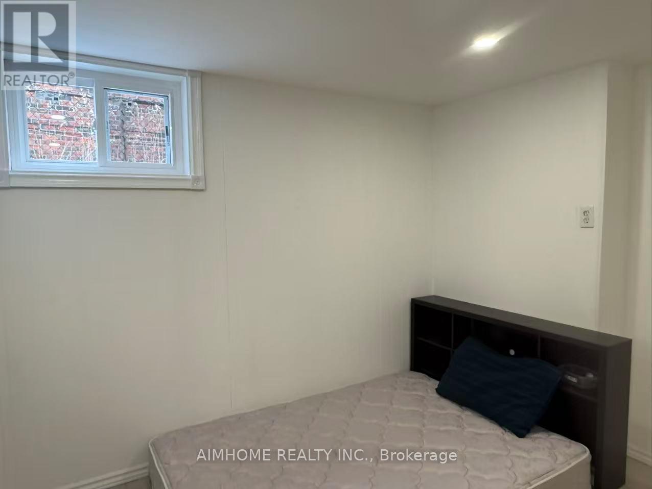 #1 Basement - 22 Daleside Crescent, Toronto, Ontario  M4A 2H6 - Photo 3 - C12743642