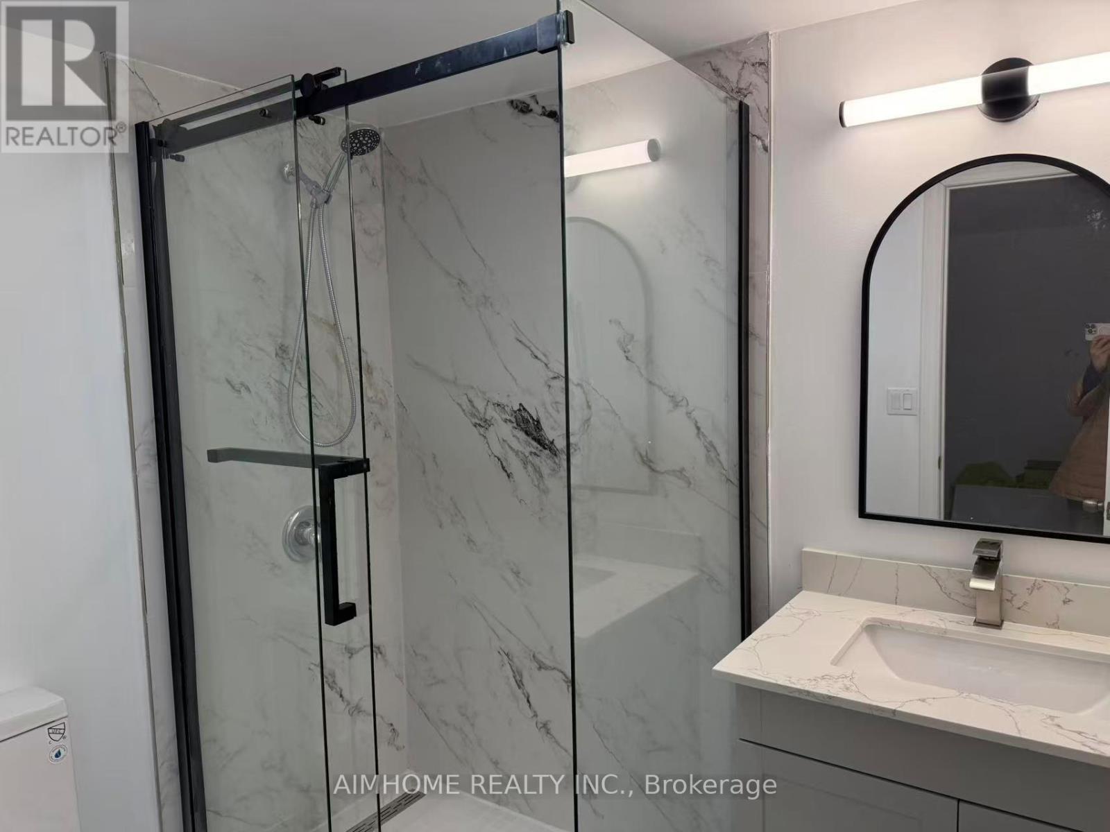 #1 Basement - 22 Daleside Crescent, Toronto, Ontario  M4A 2H6 - Photo 5 - C12743642