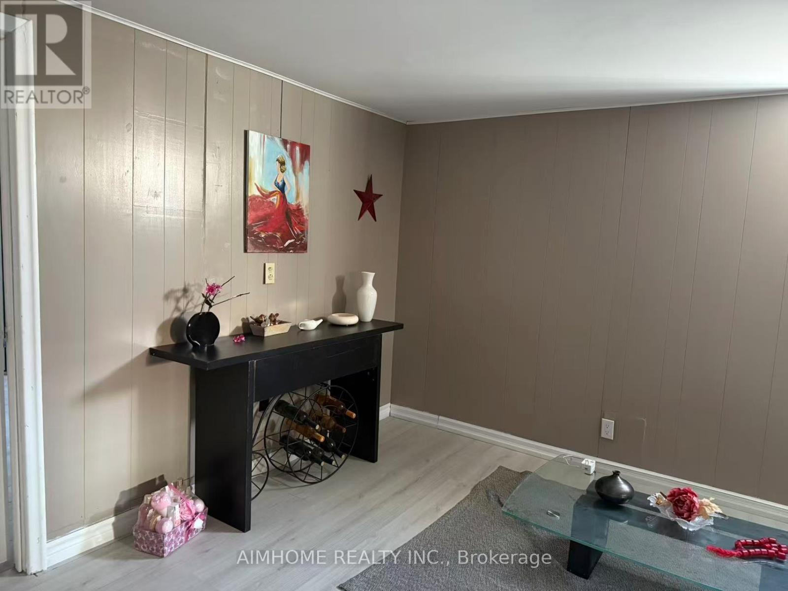 #1 Basement - 22 Daleside Crescent, Toronto, Ontario  M4A 2H6 - Photo 8 - C12743642