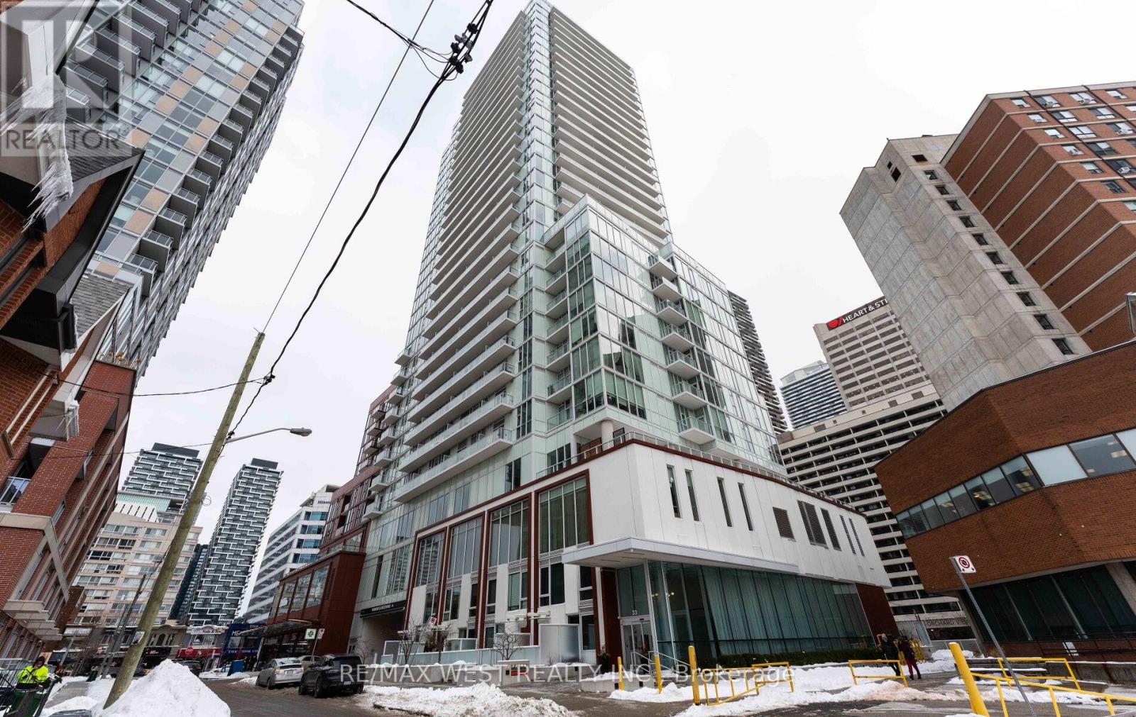 712 - 33 HELENDALE AVENUE, Toronto, Ontario