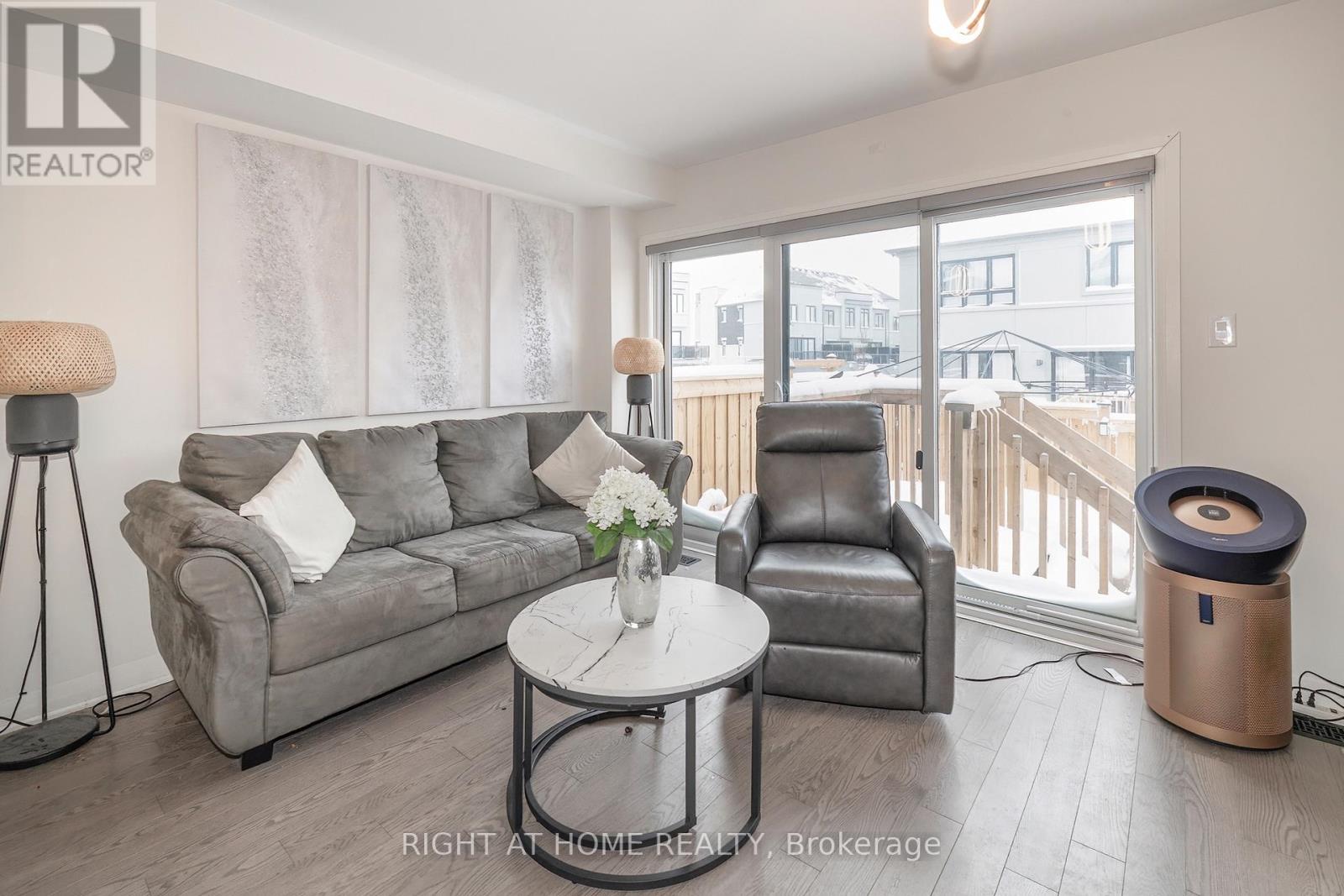 30 Caspian Square, Clarington, Ontario L1C 7G3 - Photo 3 - E12743686