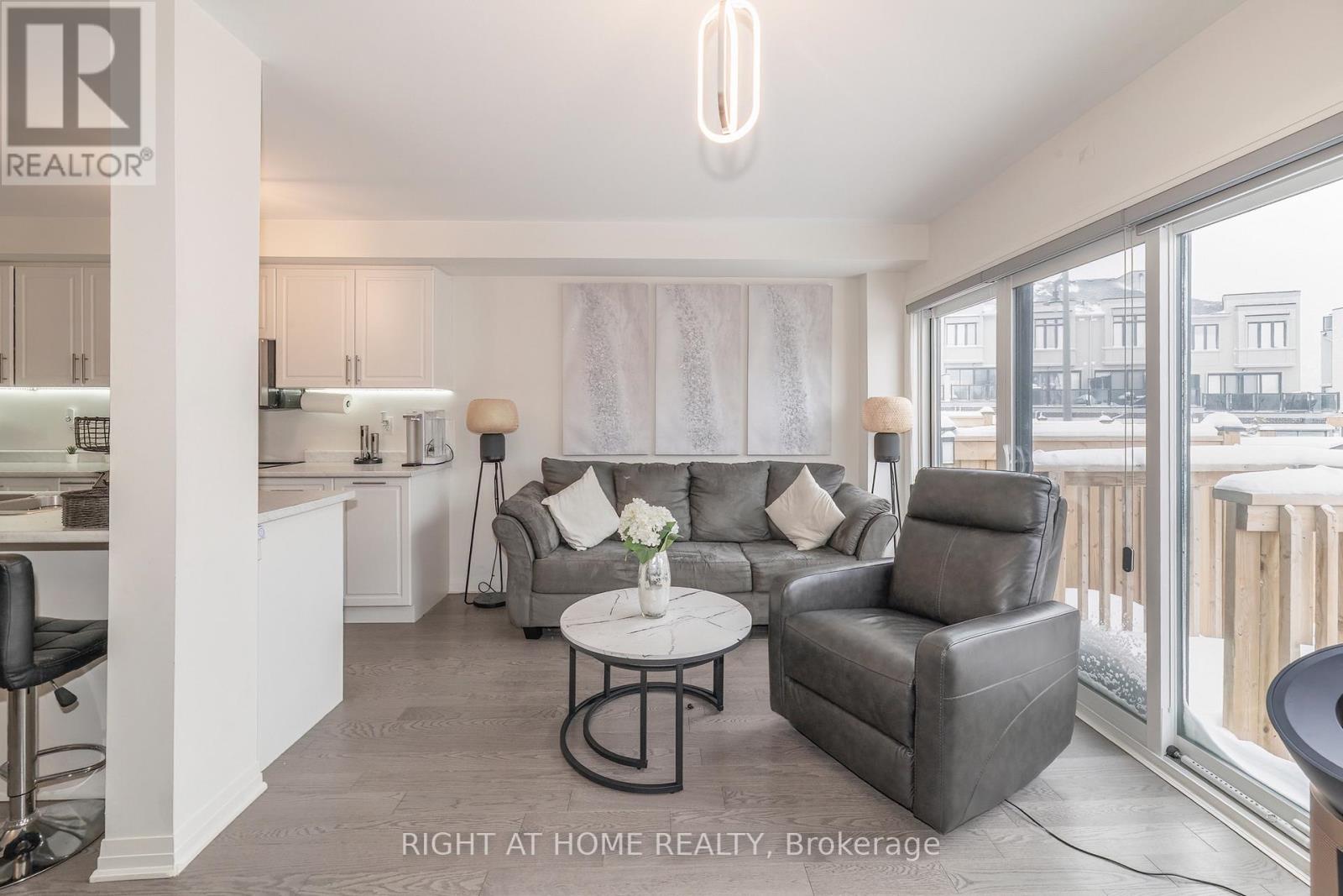 30 Caspian Square, Clarington, Ontario L1C 7G3 - Photo 4 - E12743686