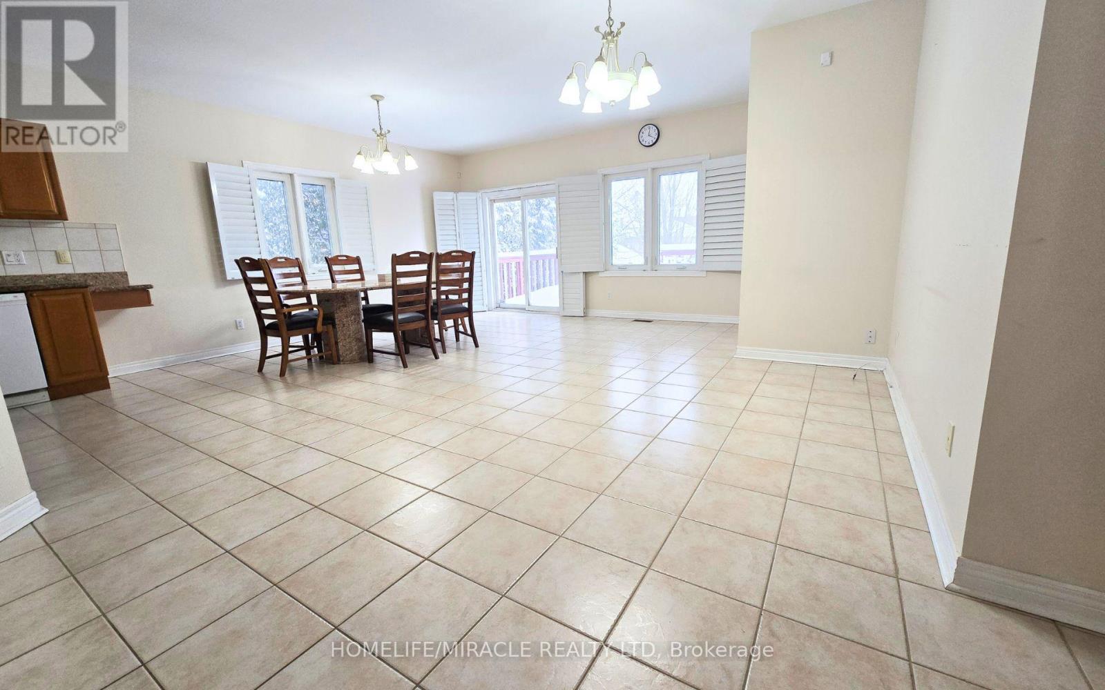 28 Rouge Bank Drive, Markham, Ontario  L3S 4C7 - Photo 5 - N12743566