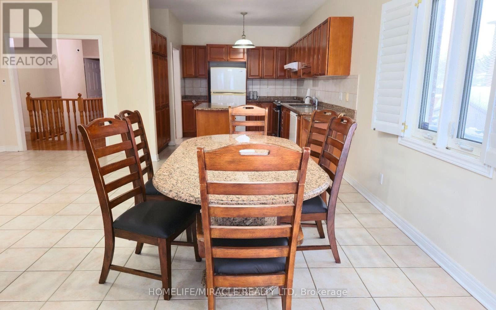 28 Rouge Bank Drive, Markham, Ontario  L3S 4C7 - Photo 7 - N12743566