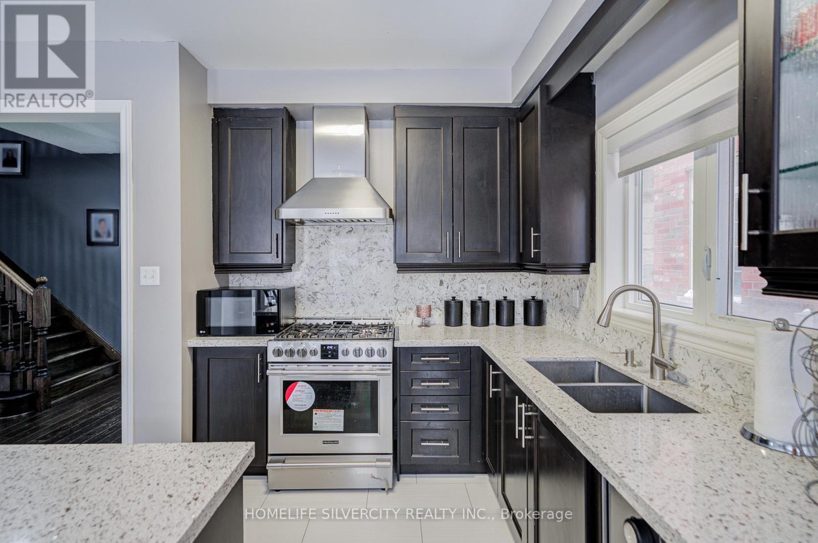 15 Durhamview Crescent, Whitchurch-Stouffville, Ontario  L4A 1H4 - Photo 14 - N12743576