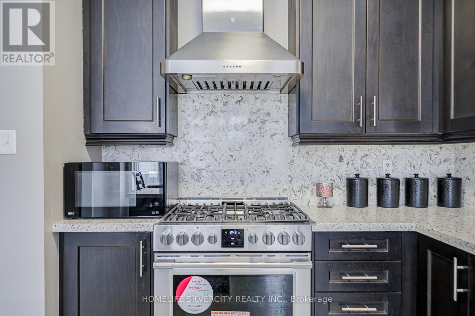 15 Durhamview Crescent, Whitchurch-Stouffville, Ontario  L4A 1H4 - Photo 17 - N12743576