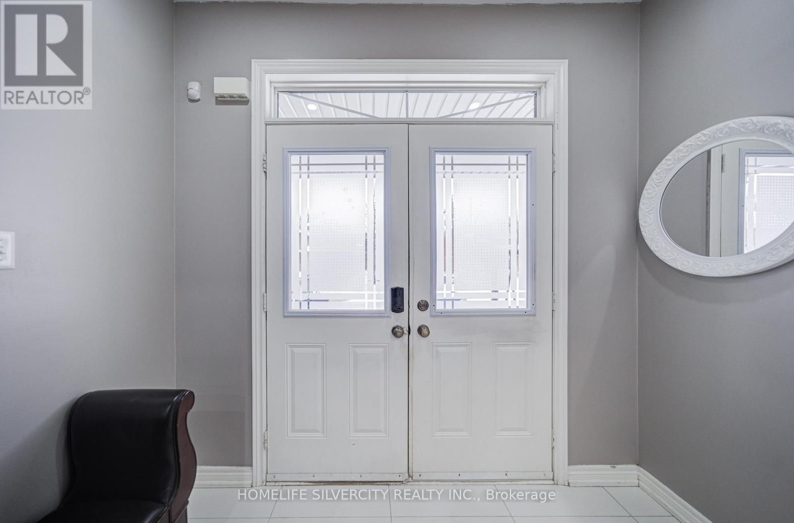 15 Durhamview Crescent, Whitchurch-Stouffville, Ontario  L4A 1H4 - Photo 3 - N12743576