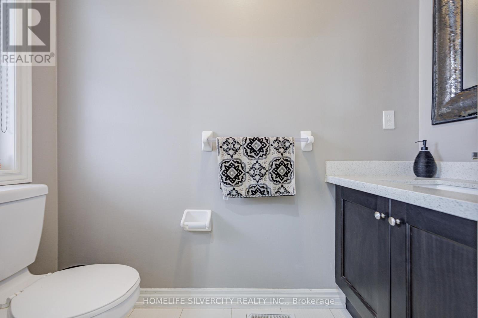 15 Durhamview Crescent, Whitchurch-Stouffville, Ontario  L4A 1H4 - Photo 7 - N12743576