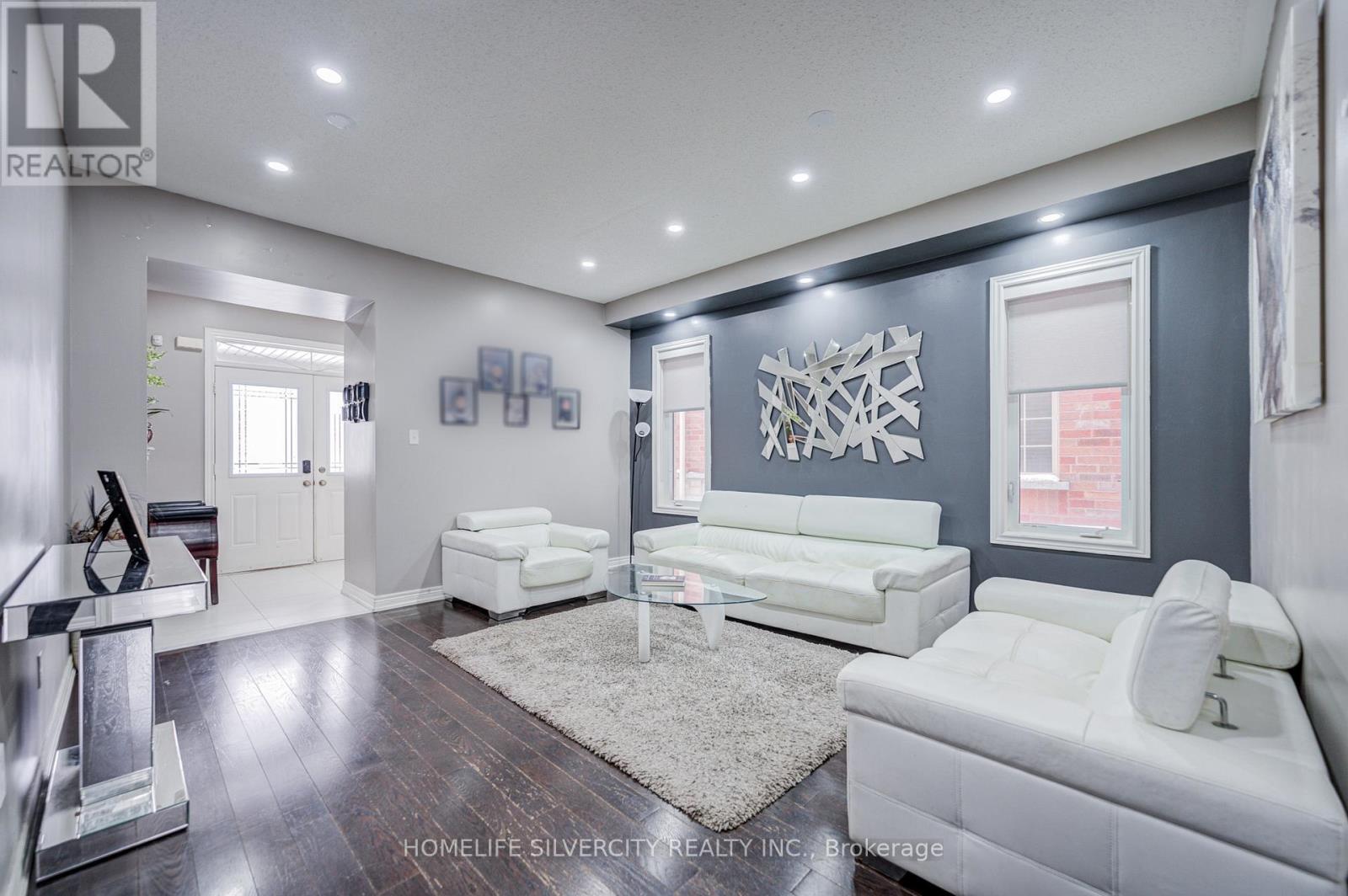 15 Durhamview Crescent, Whitchurch-Stouffville, Ontario  L4A 1H4 - Photo 9 - N12743576