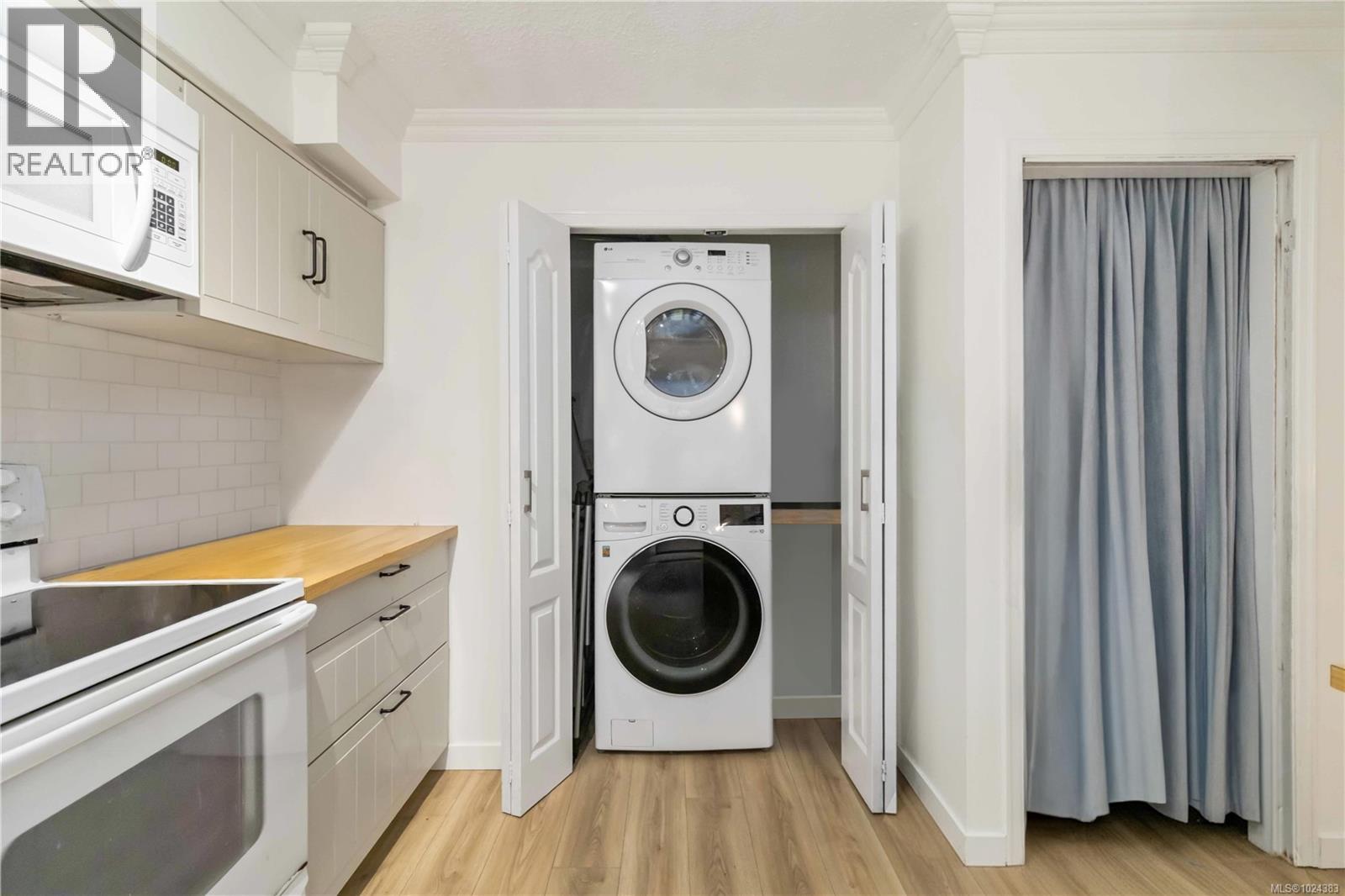 16 477 Lampson St, Esquimalt, British Columbia  V9A 5Z4 - Photo 13 - 1024383