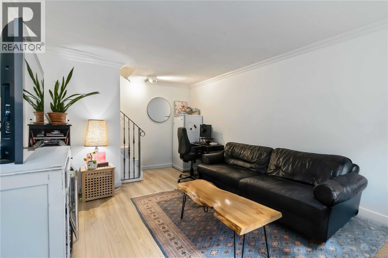 16 477 Lampson St, Esquimalt, British Columbia  V9A 5Z4 - Photo 5 - 1024383