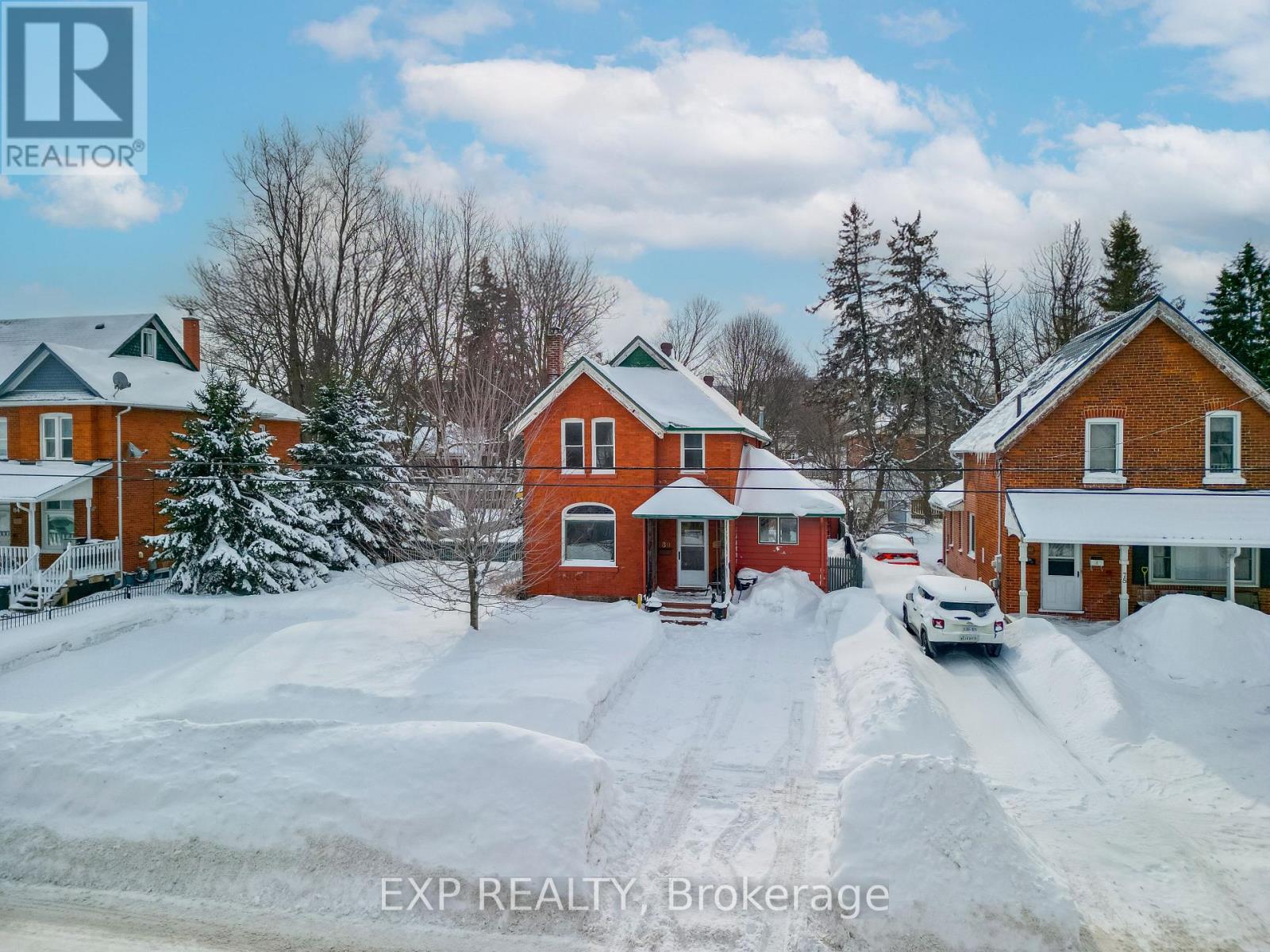 80 Burton Avenue, Barrie, Ontario  L4N 2R6 - Photo 2 - S12743532