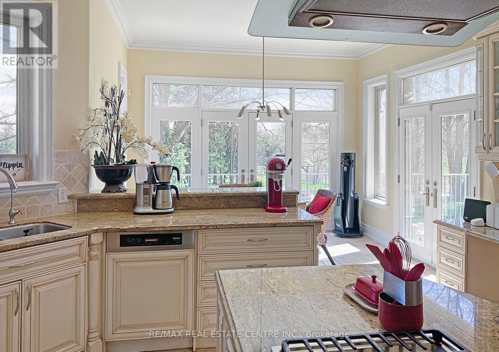 16282 27 Side Road, Halton Hills, Ontario  L0P 1N0 - Photo 15 - W12424452