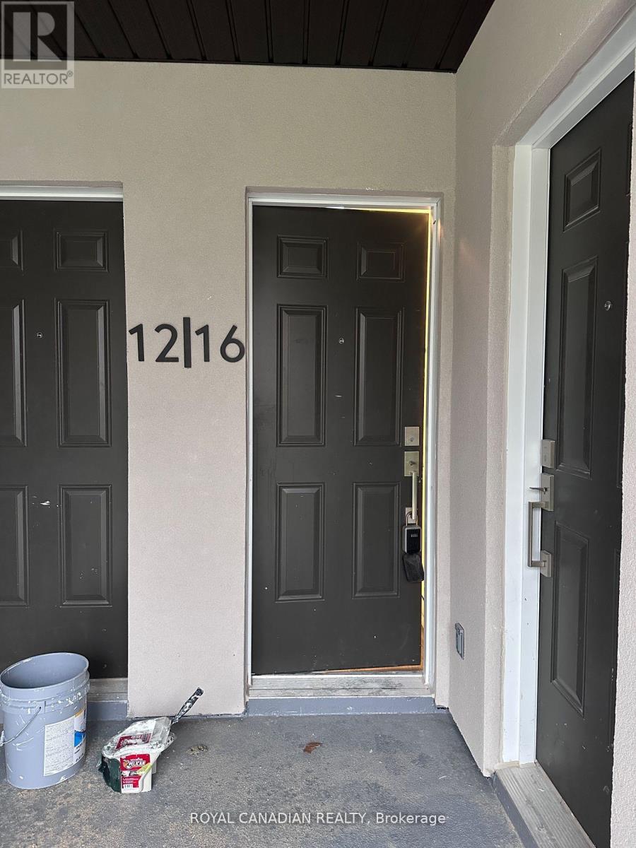 16 - 4015 Hickory Drive, Mississauga, Ontario  L4W 0G6 - Photo 2 - W12743632