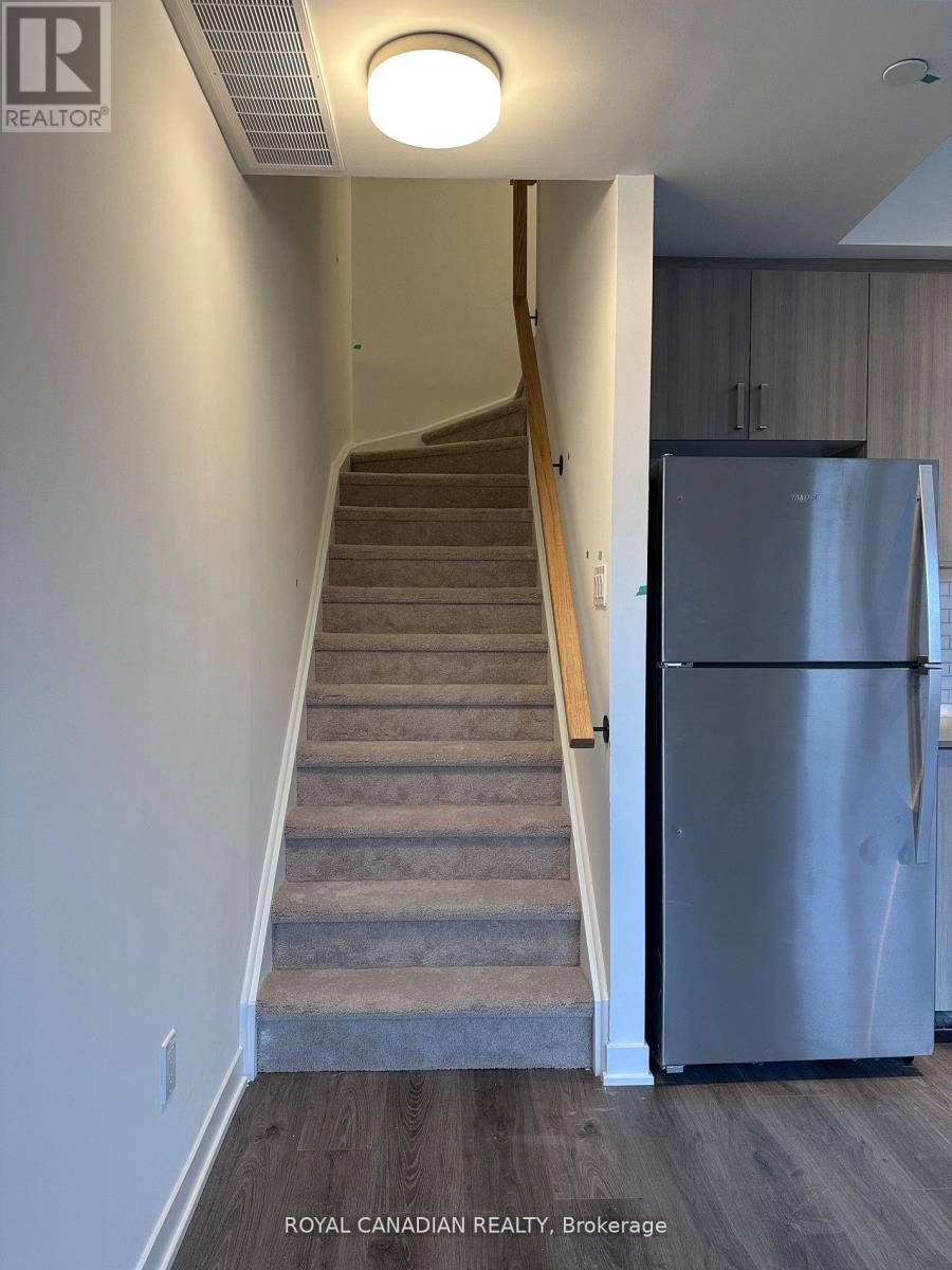 16 - 4015 Hickory Drive, Mississauga, Ontario  L4W 0G6 - Photo 7 - W12743632