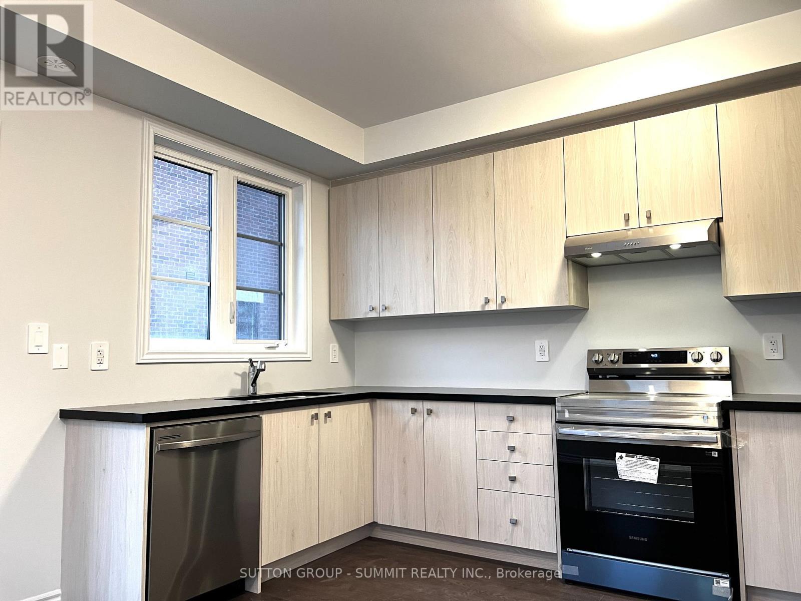 5930 Saigon Street, Mississauga, Ontario  L5V 0E9 - Photo 10 - W12743646