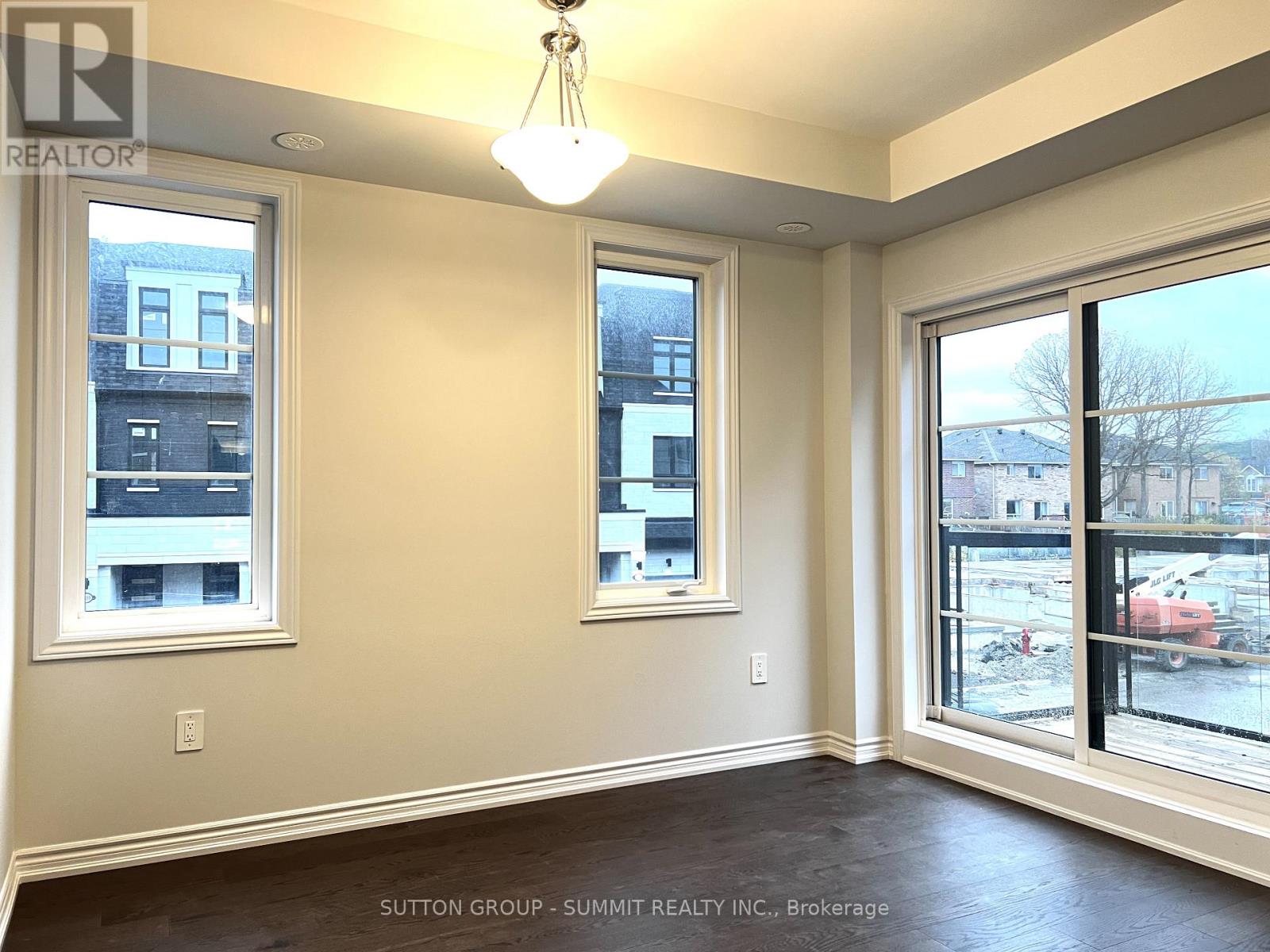 5930 Saigon Street, Mississauga, Ontario  L5V 0E9 - Photo 14 - W12743646